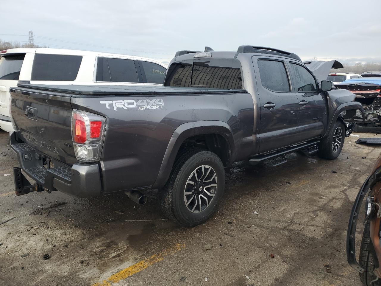 Photo 2 VIN: 3TYDZ5BN2MT002658 - TOYOTA TACOMA 