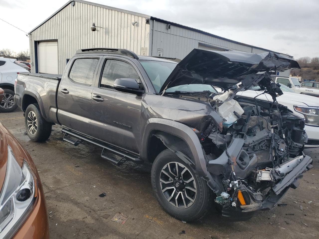 Photo 3 VIN: 3TYDZ5BN2MT002658 - TOYOTA TACOMA 