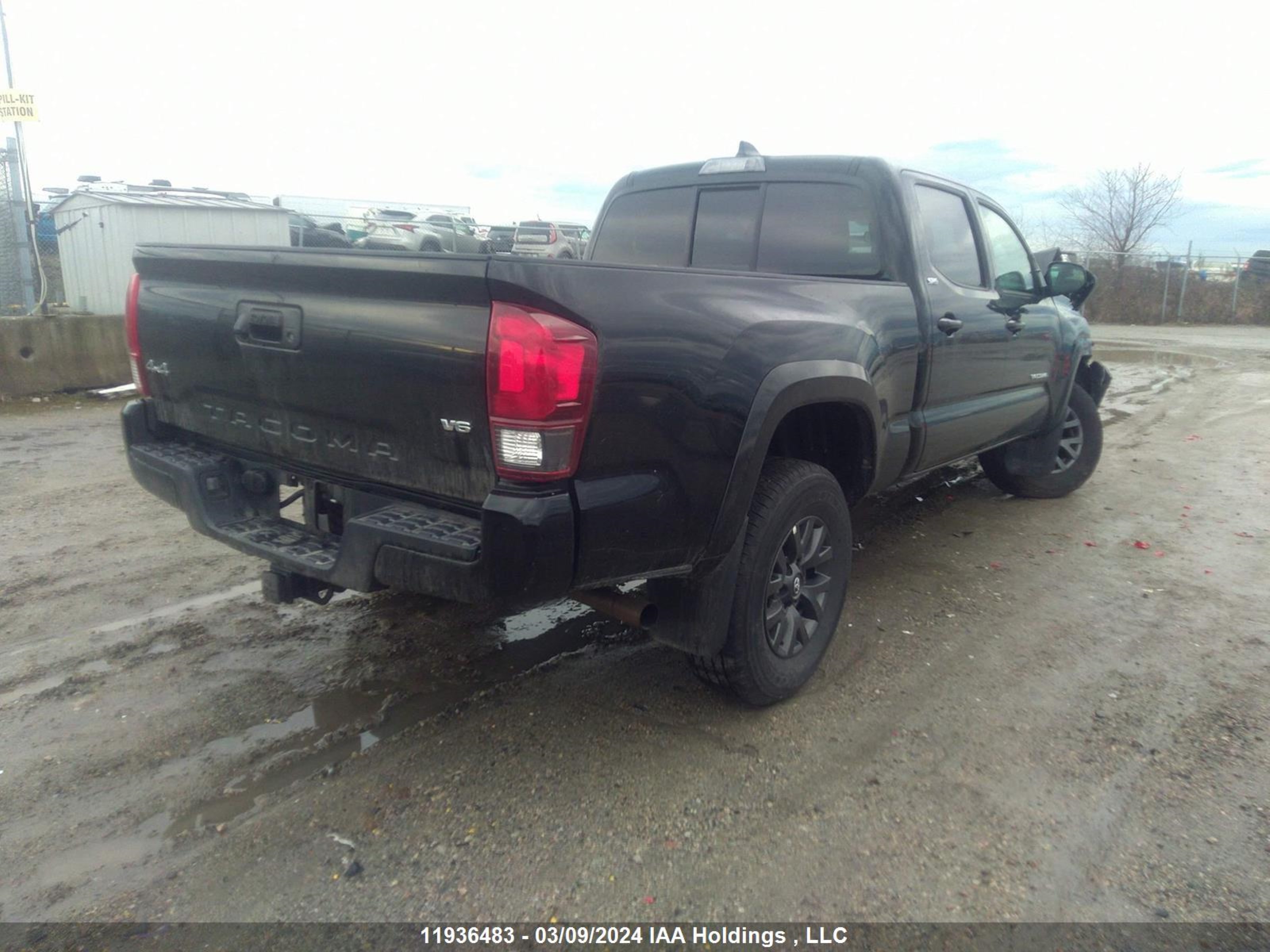 Photo 3 VIN: 3TYDZ5BN2PT022820 - TOYOTA TACOMA 