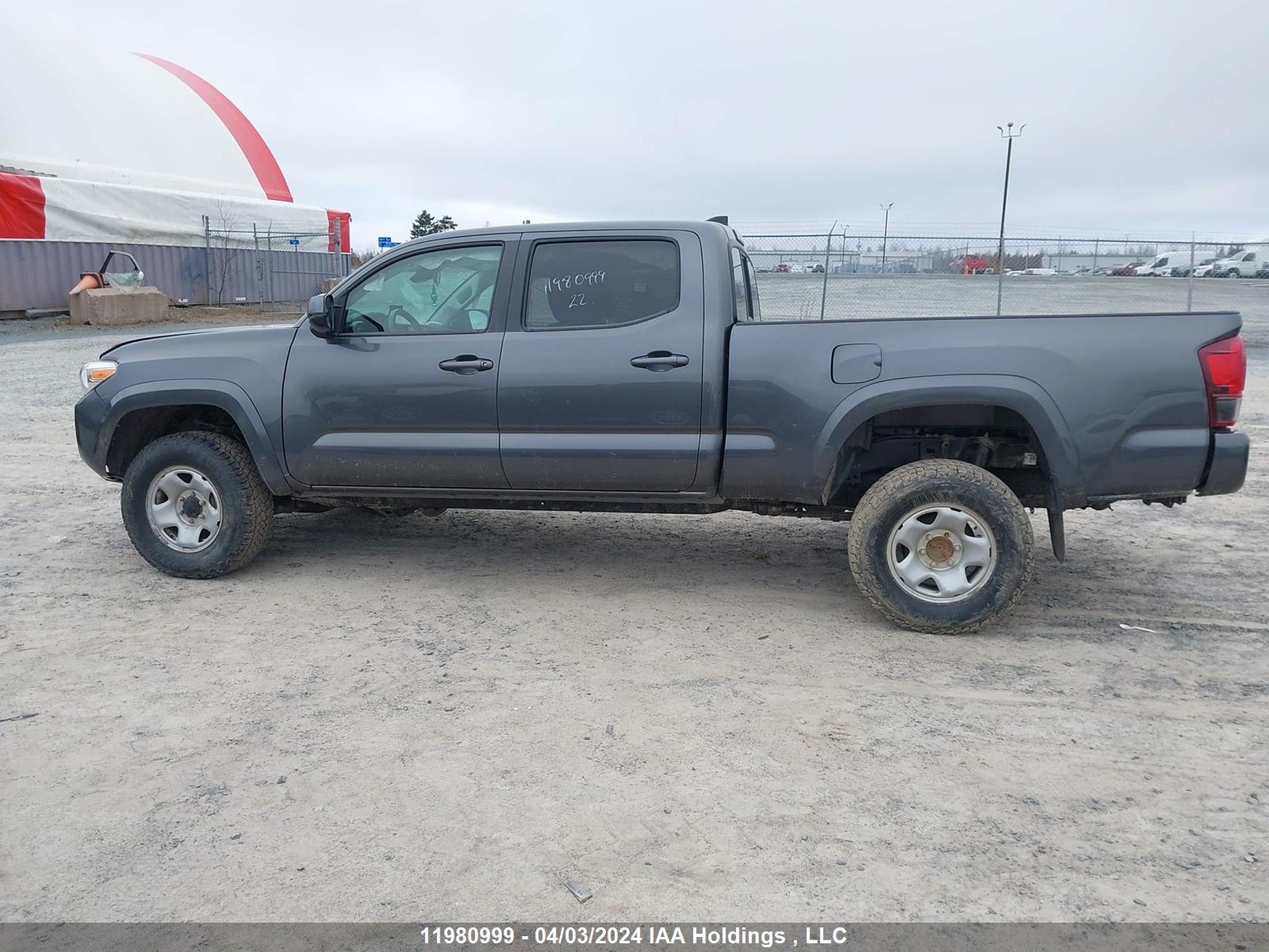 Photo 14 VIN: 3TYDZ5BN6NT005788 - TOYOTA TACOMA 