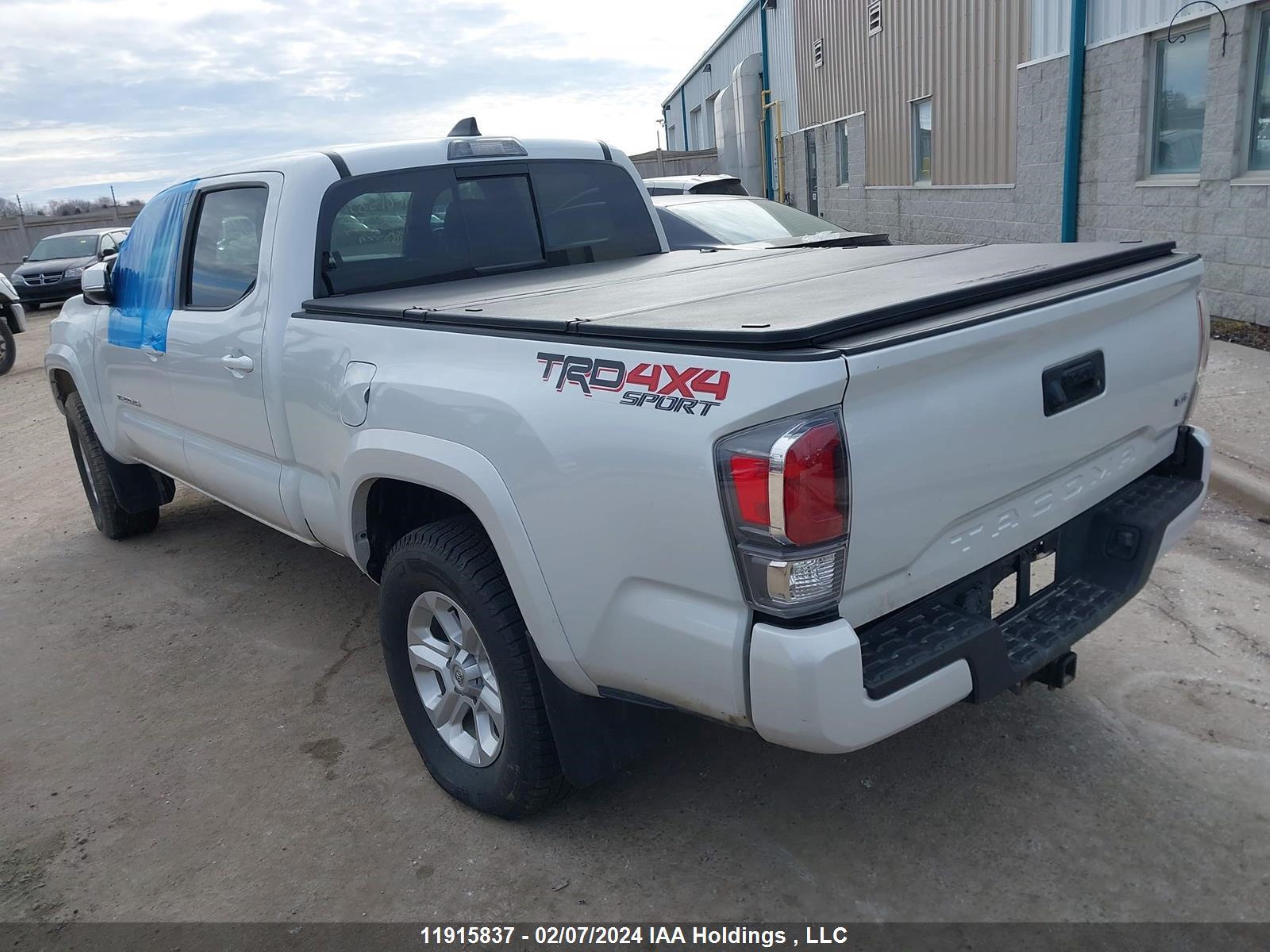 Photo 2 VIN: 3TYDZ5BNXPT018434 - TOYOTA TACOMA 