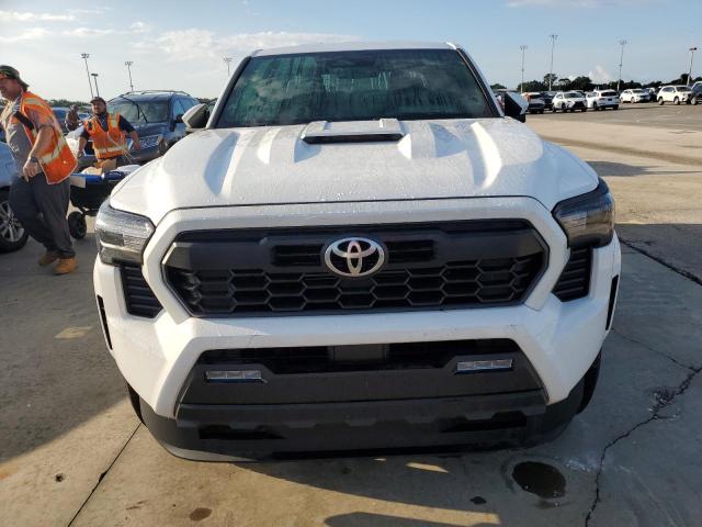 Photo 4 VIN: 3TYKB5FN8RT005934 - TOYOTA TACOMA DOU 