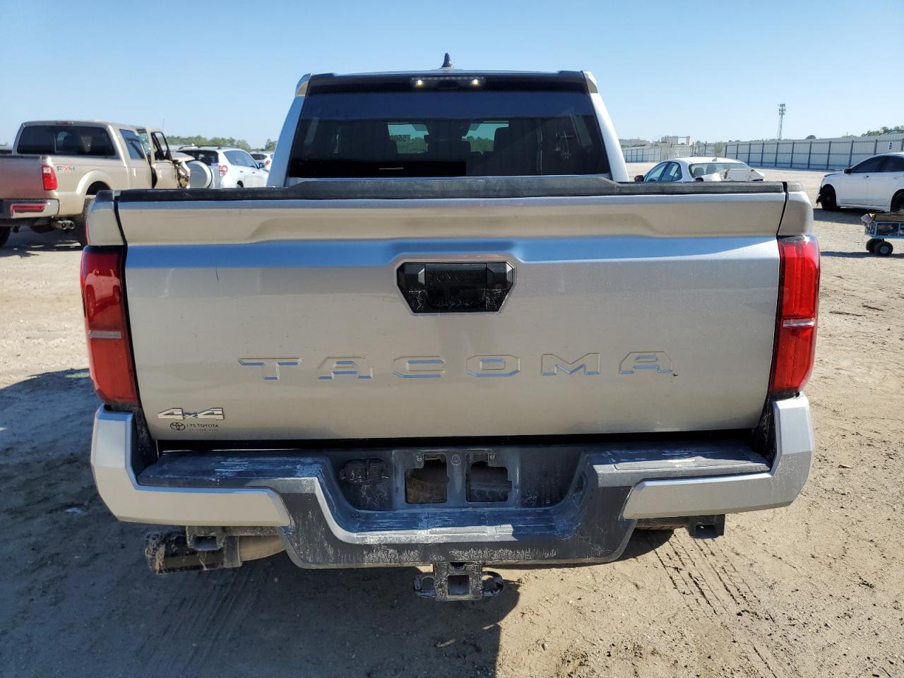 Photo 5 VIN: 3TYLB5JN8RT011437 - TOYOTA TACOMA DOU 