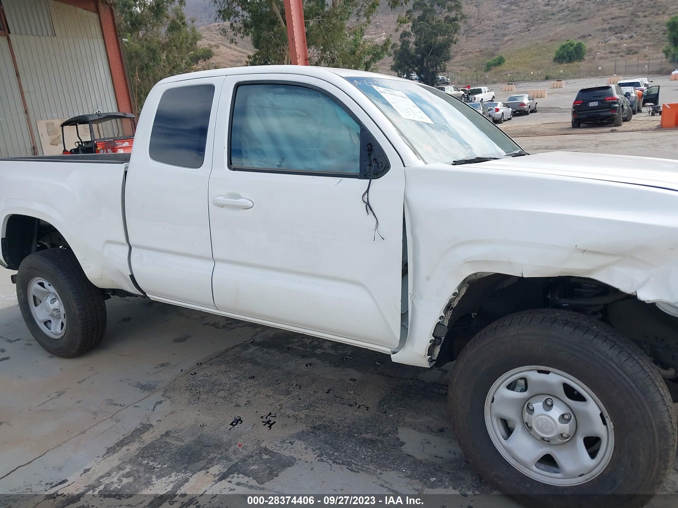 Photo 13 VIN: 3TYRX5GN7LT000620 - TOYOTA TACOMA 