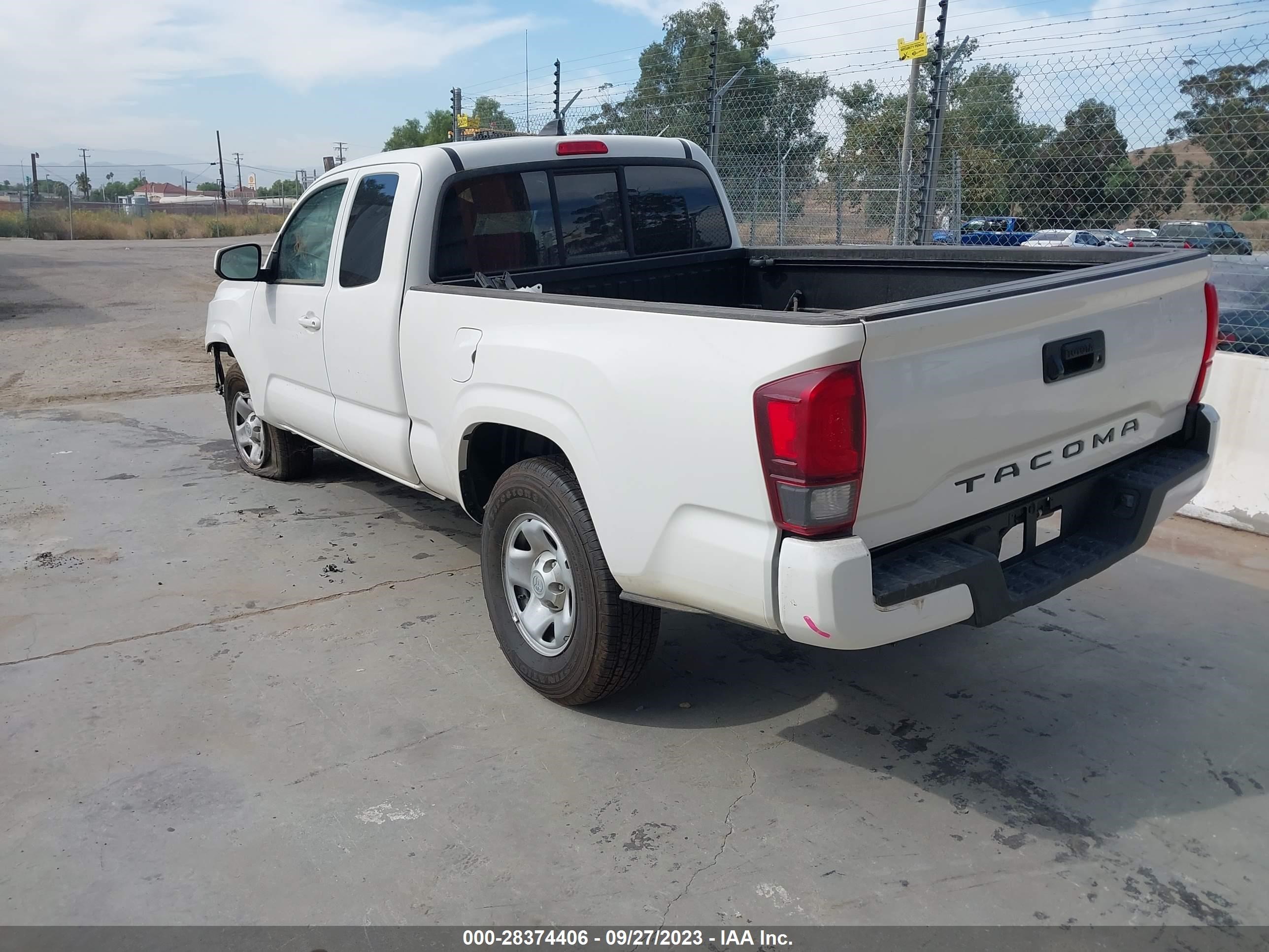 Photo 2 VIN: 3TYRX5GN7LT000620 - TOYOTA TACOMA 