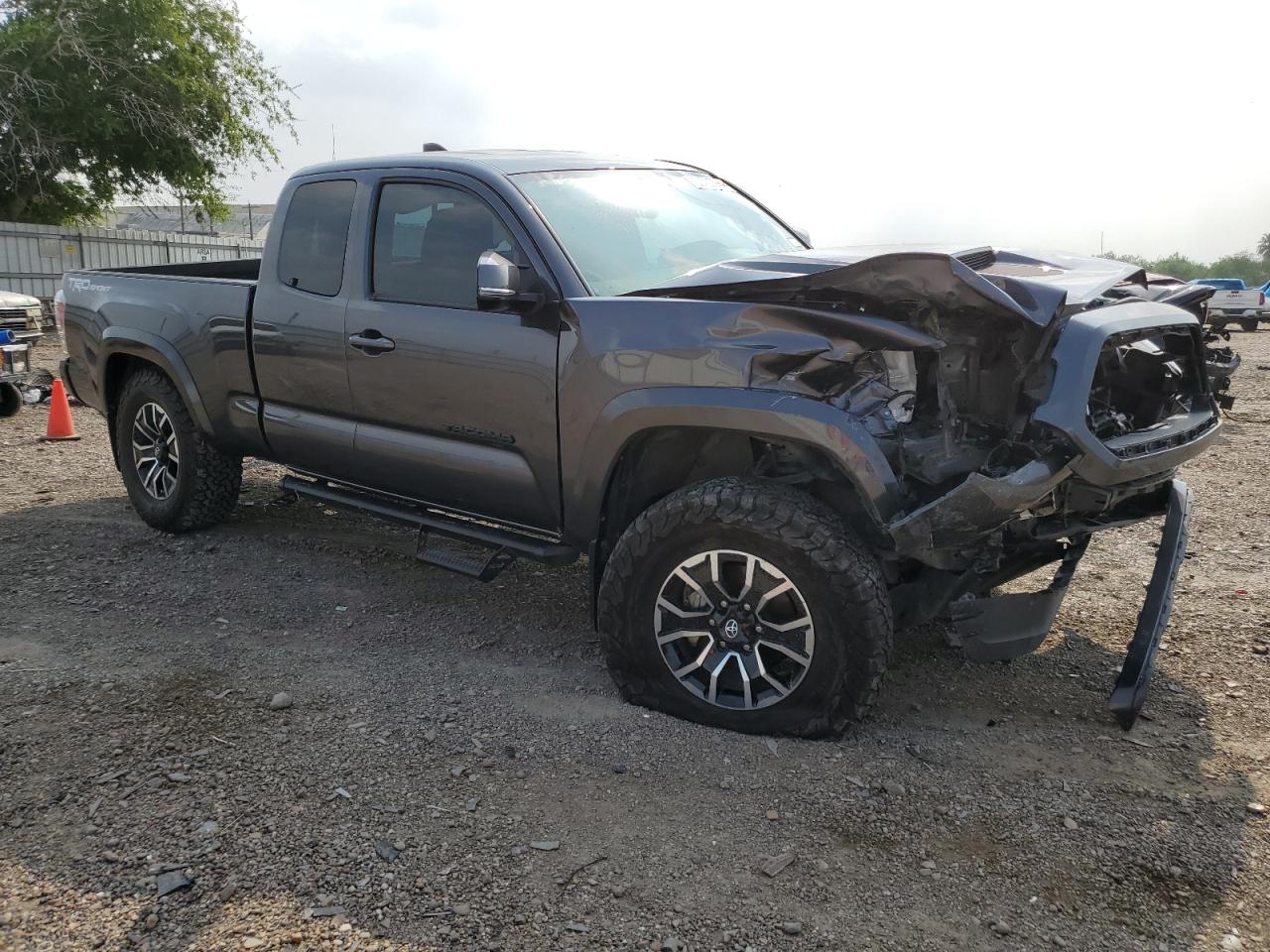 Photo 3 VIN: 3TYRZ5CN4PT027456 - TOYOTA TACOMA 