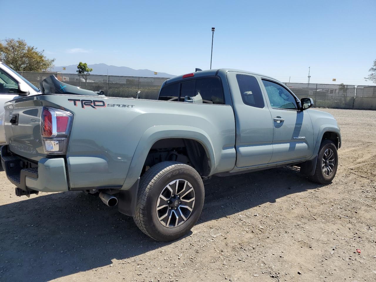 Photo 2 VIN: 3TYRZ5CNXNT023408 - TOYOTA TACOMA 