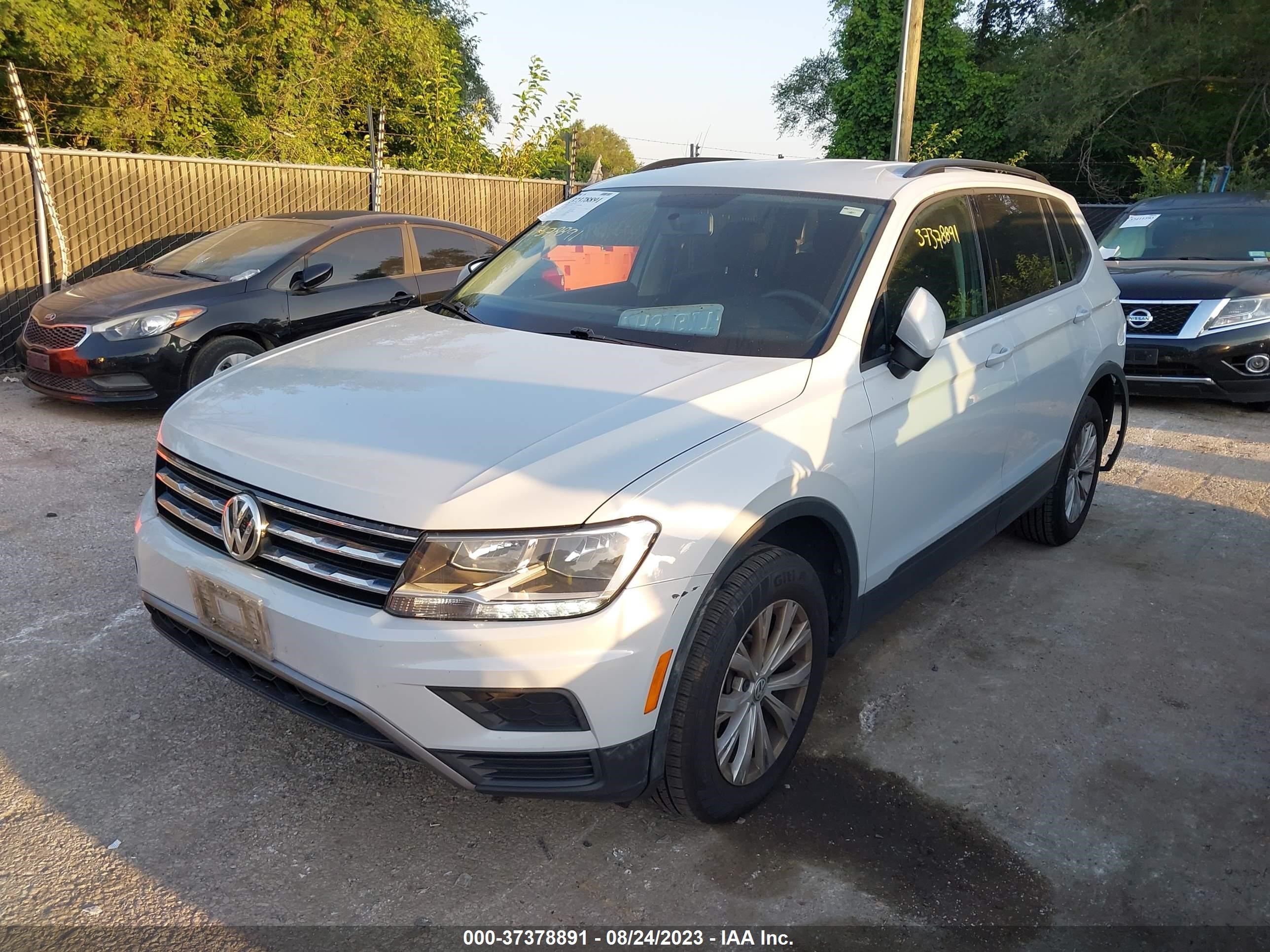 Photo 1 VIN: 3VV0B7AX1JM078933 - VOLKSWAGEN TIGUAN 