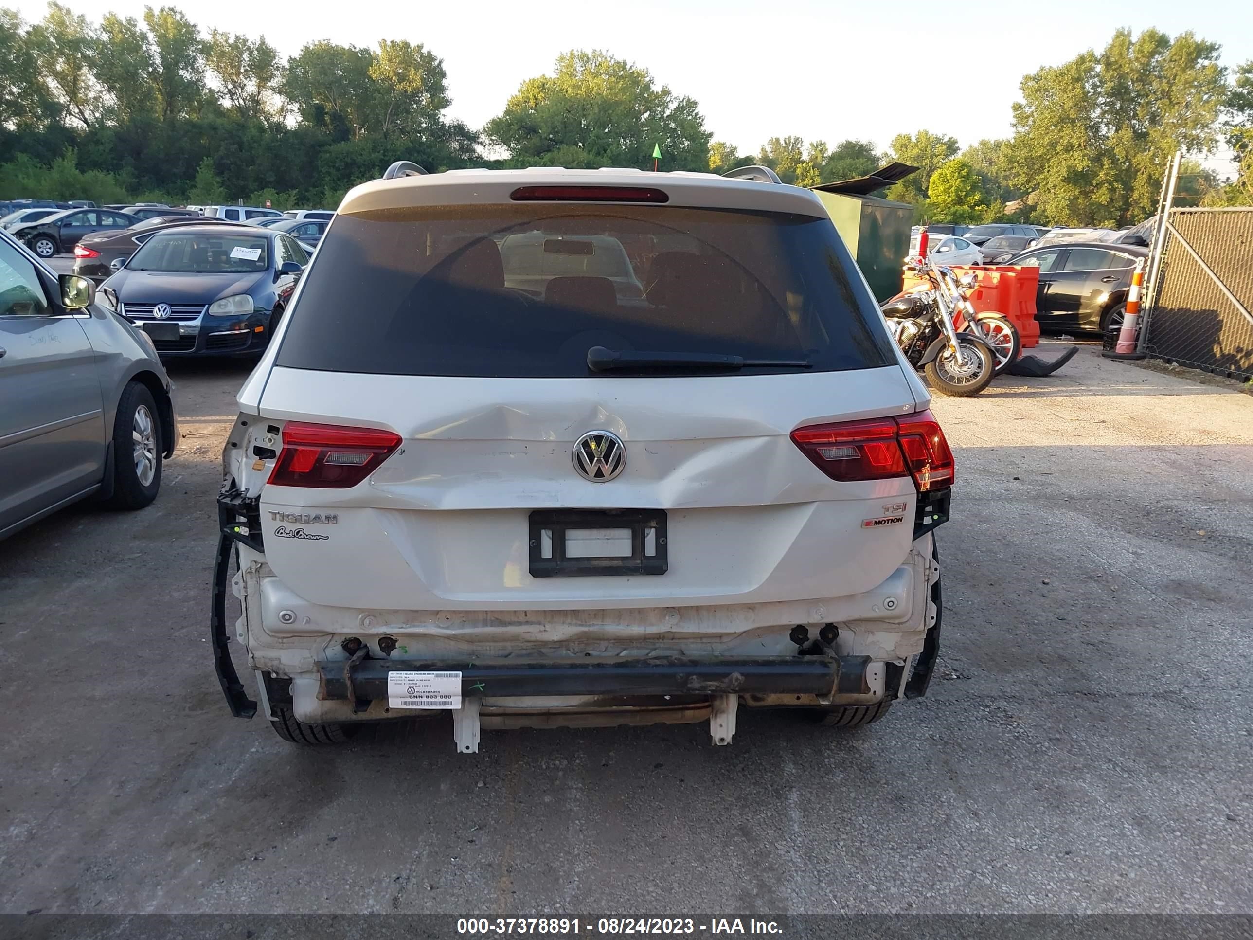 Photo 16 VIN: 3VV0B7AX1JM078933 - VOLKSWAGEN TIGUAN 