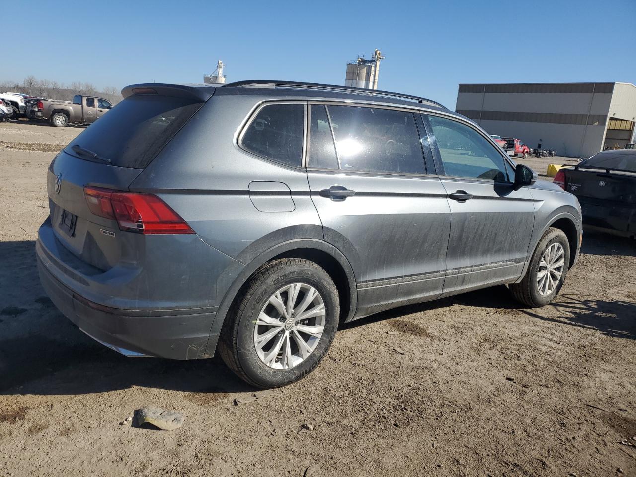 Photo 2 VIN: 3VV0B7AX1KM142048 - VOLKSWAGEN TIGUAN 