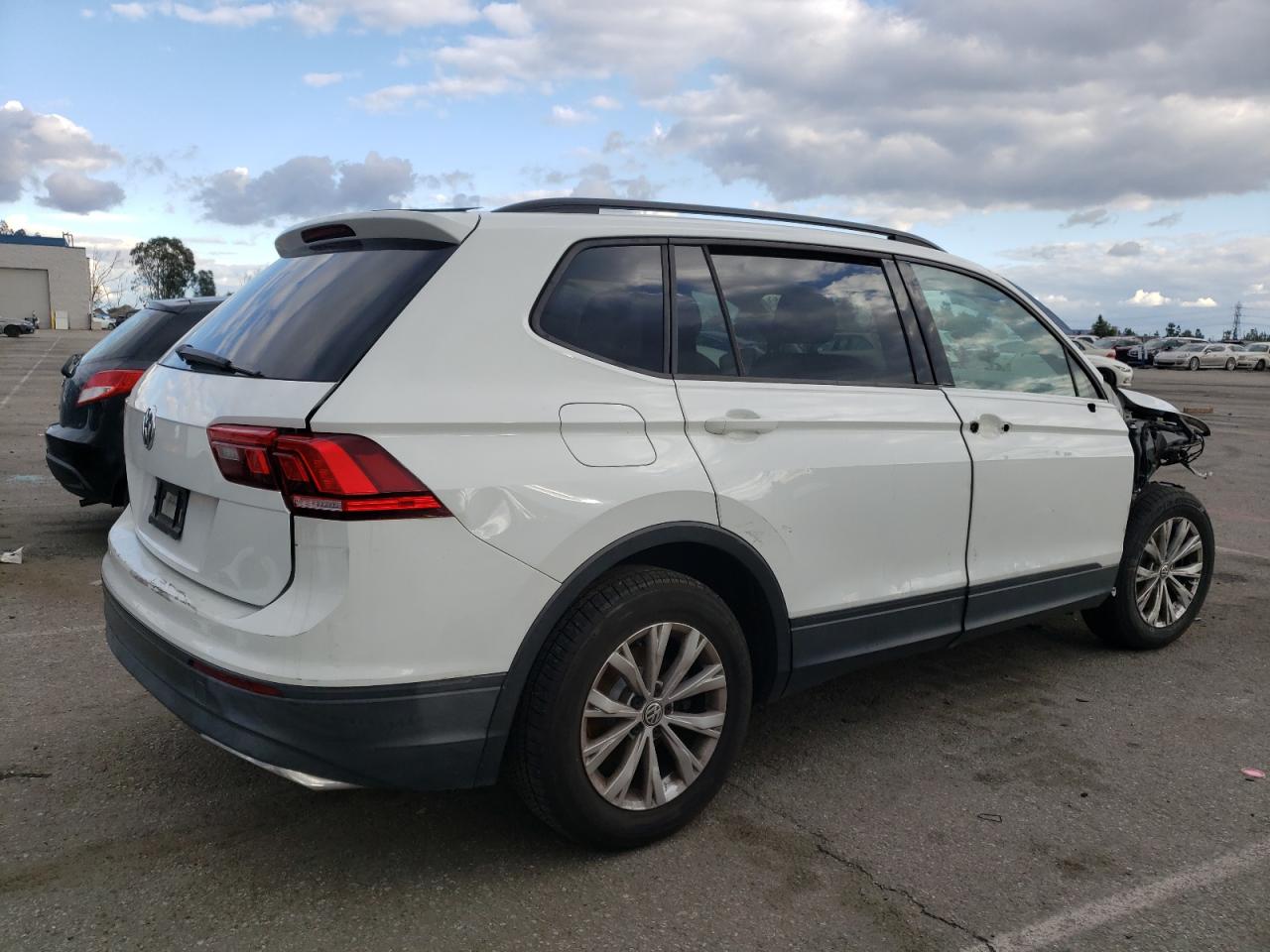 Photo 2 VIN: 3VV0B7AX3KM013440 - VOLKSWAGEN TIGUAN 