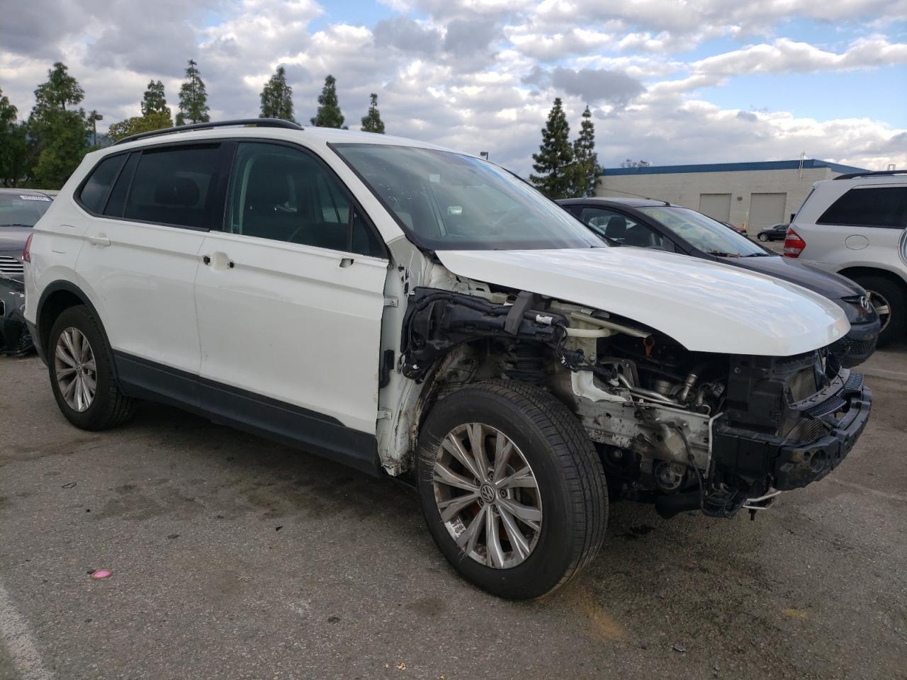 Photo 3 VIN: 3VV0B7AX3KM013440 - VOLKSWAGEN TIGUAN 