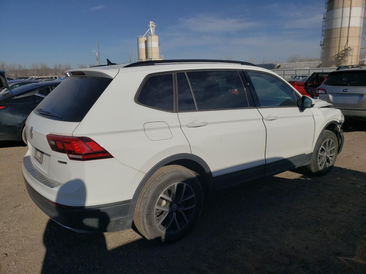 Photo 2 VIN: 3VV0B7AX4MM120662 - VOLKSWAGEN TIGUAN 