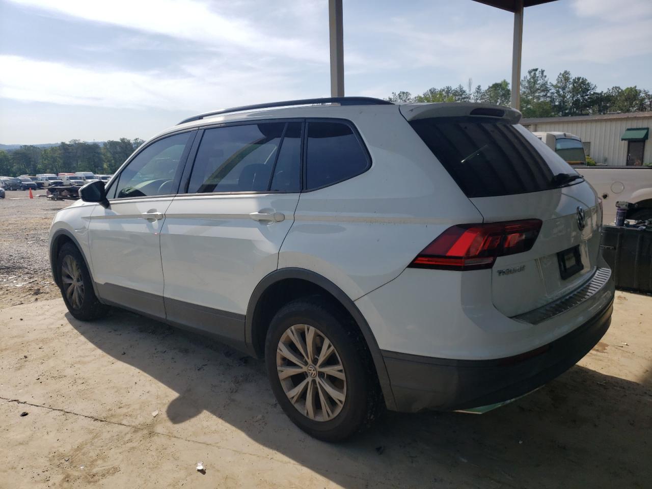 Photo 1 VIN: 3VV0B7AX5JM051976 - VOLKSWAGEN TIGUAN 