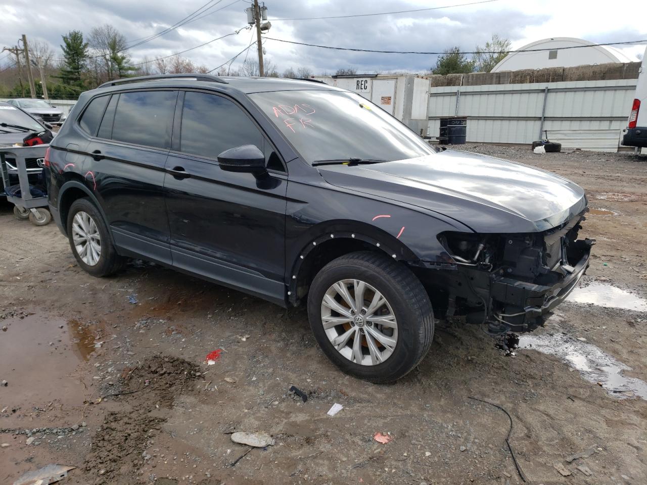 Photo 3 VIN: 3VV0B7AX8JM088147 - VOLKSWAGEN TIGUAN 