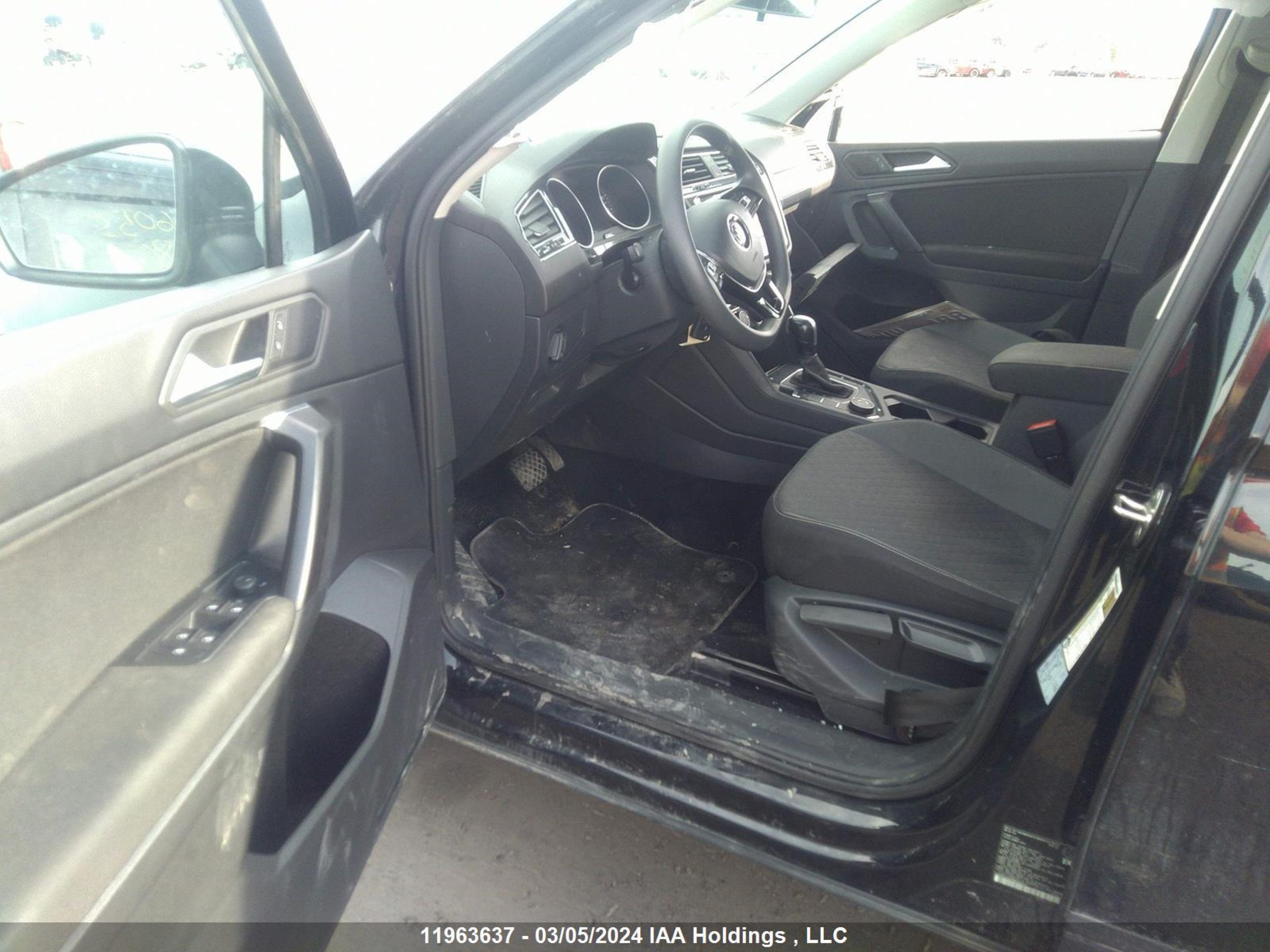 Photo 4 VIN: 3VV0B7AX8MM084927 - VOLKSWAGEN TIGUAN 