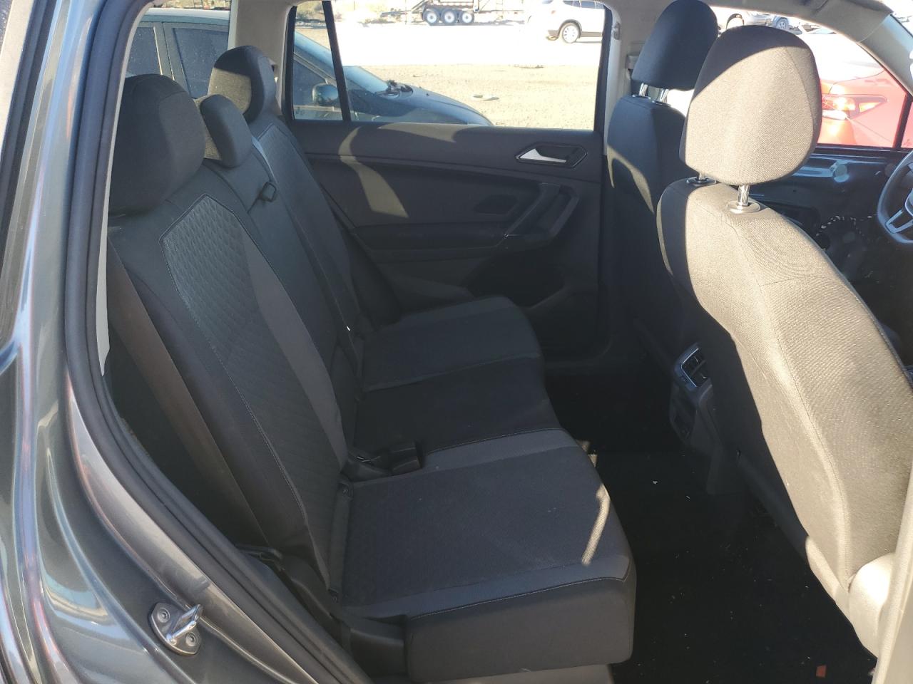 Photo 10 VIN: 3VV0B7AX9JM157119 - VOLKSWAGEN TIGUAN 