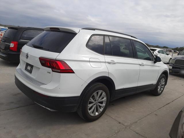 Photo 2 VIN: 3VV1B7AX0JM010885 - VOLKSWAGEN TIGUAN S 