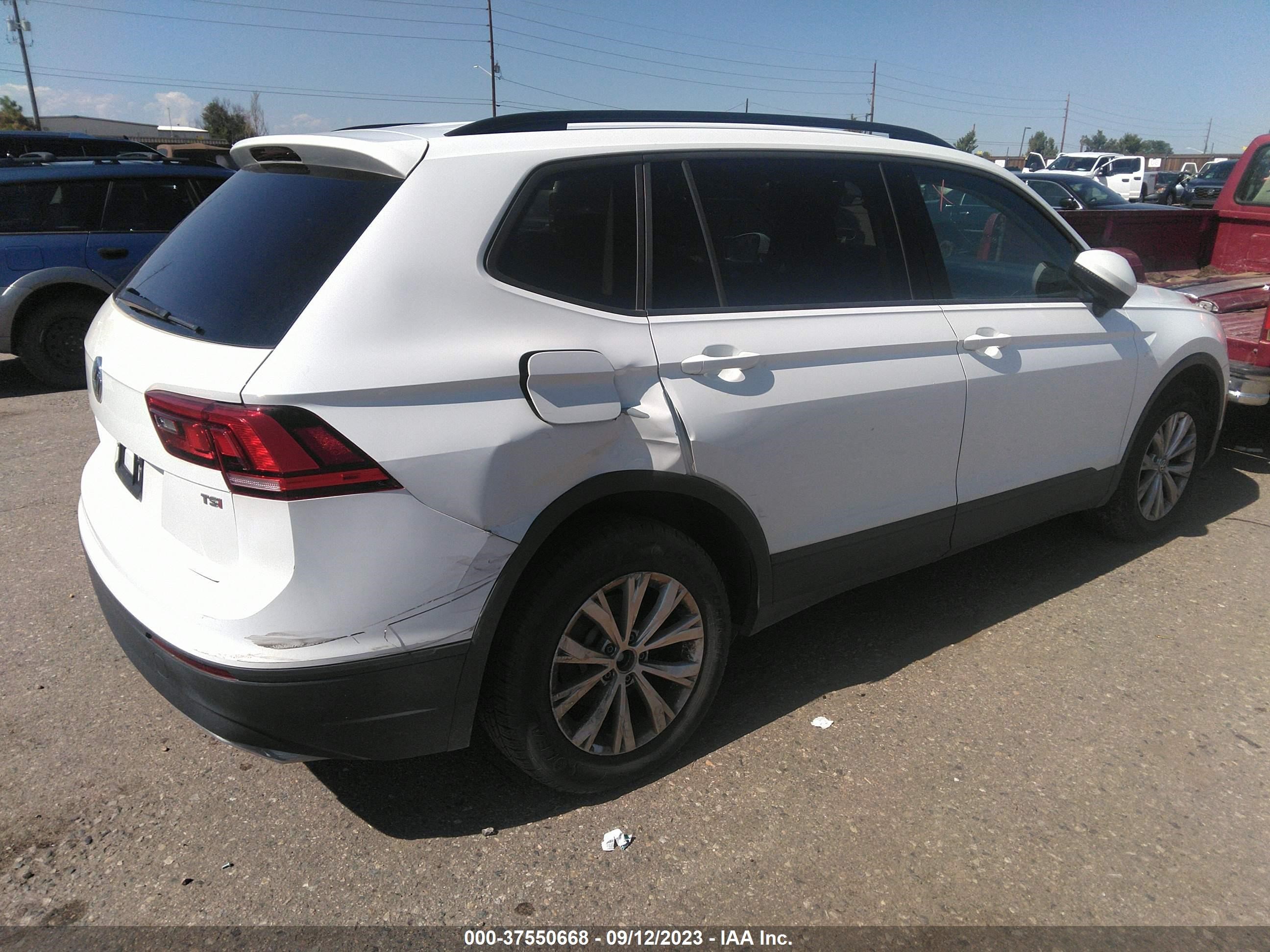 Photo 3 VIN: 3VV1B7AX0JM026634 - VOLKSWAGEN TIGUAN 