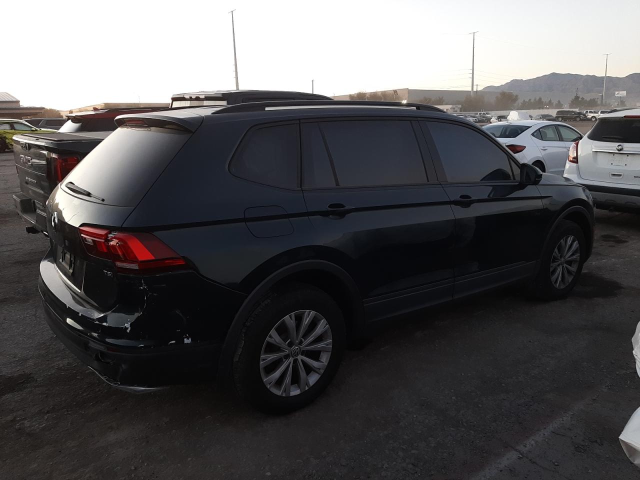 Photo 2 VIN: 3VV1B7AX1JM062980 - VOLKSWAGEN TIGUAN 