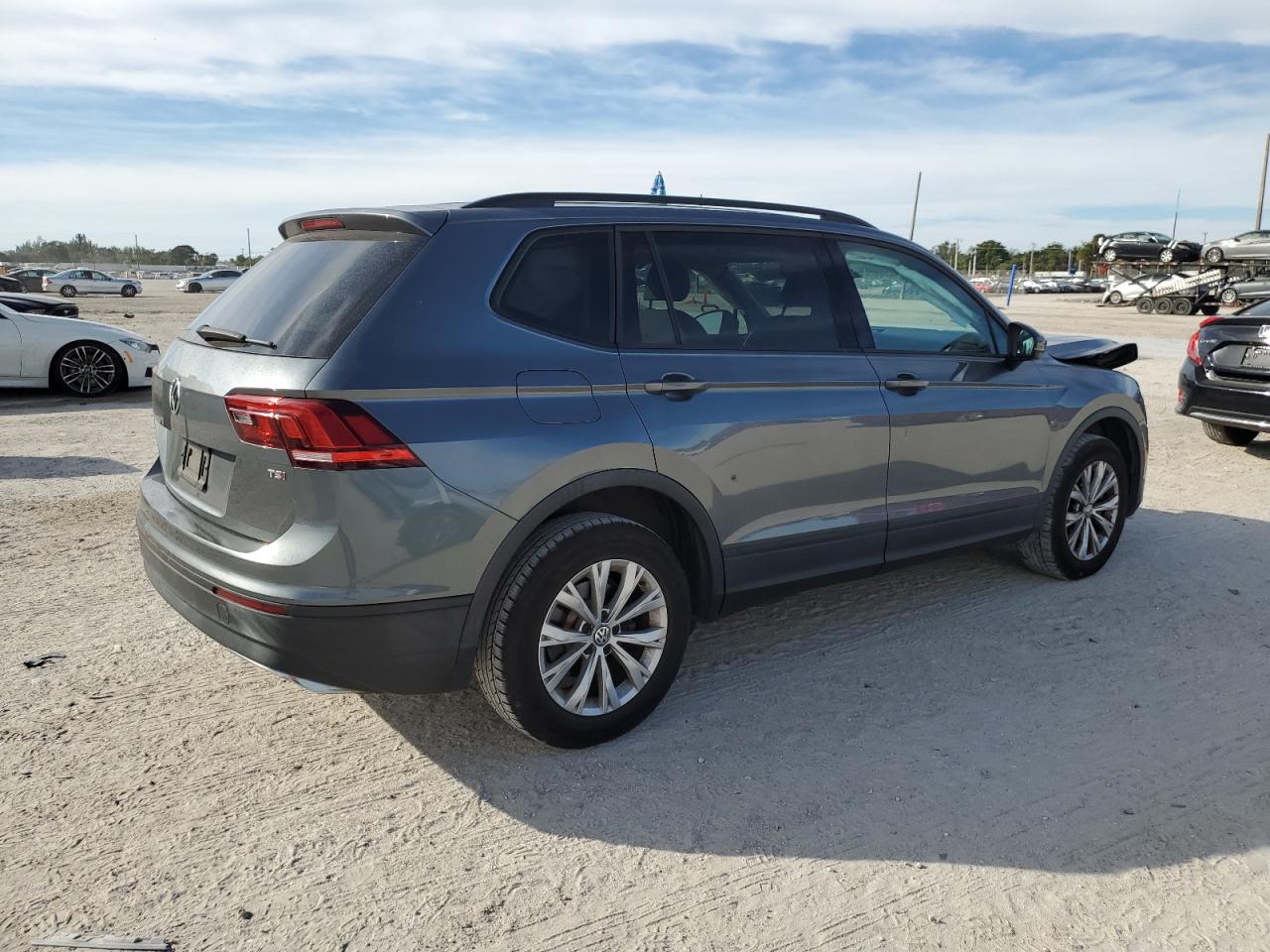 Photo 2 VIN: 3VV1B7AX1JM097499 - VOLKSWAGEN TIGUAN 