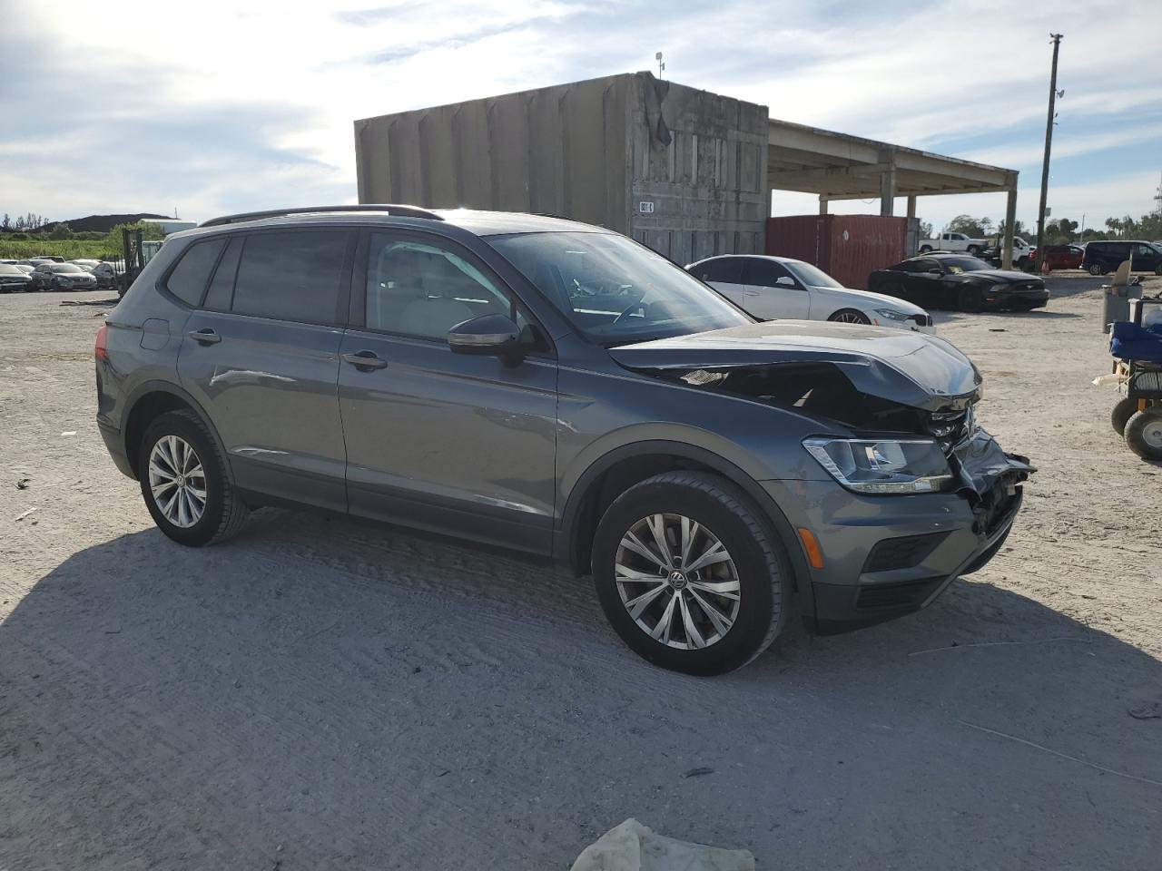 Photo 3 VIN: 3VV1B7AX1JM097499 - VOLKSWAGEN TIGUAN 