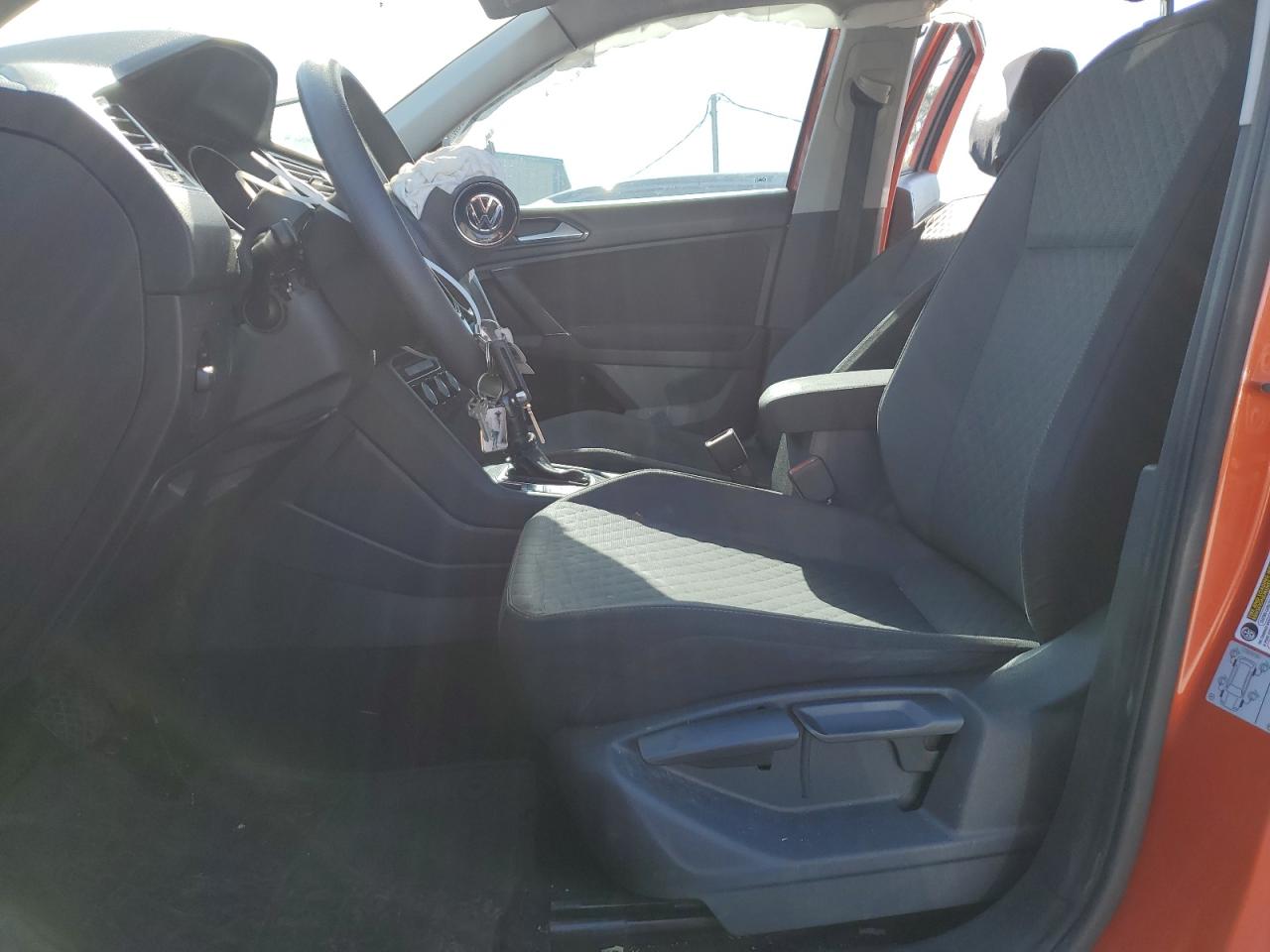 Photo 6 VIN: 3VV1B7AX1JM123390 - VOLKSWAGEN TIGUAN 