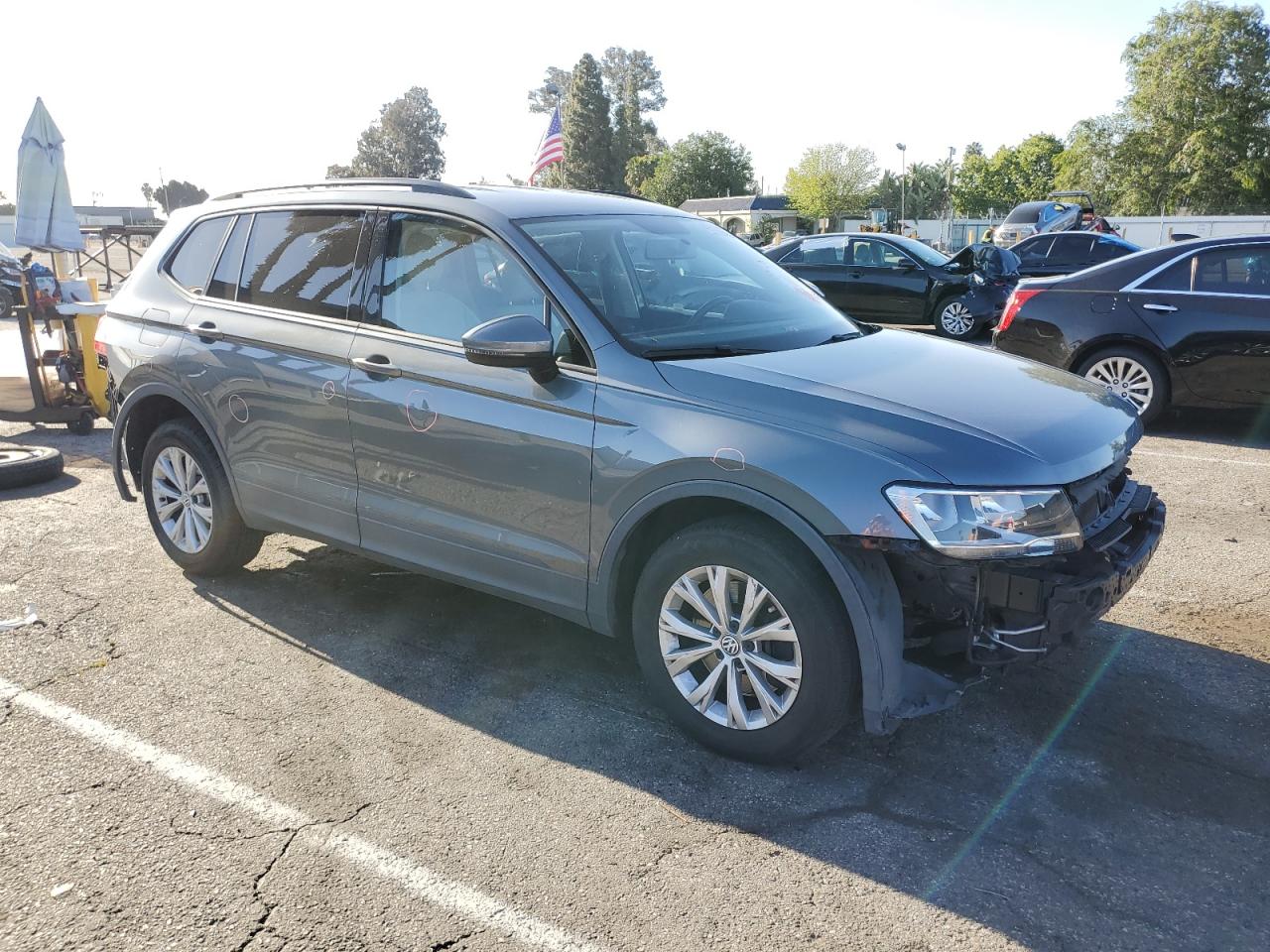 Photo 3 VIN: 3VV1B7AX2JM111801 - VOLKSWAGEN TIGUAN 