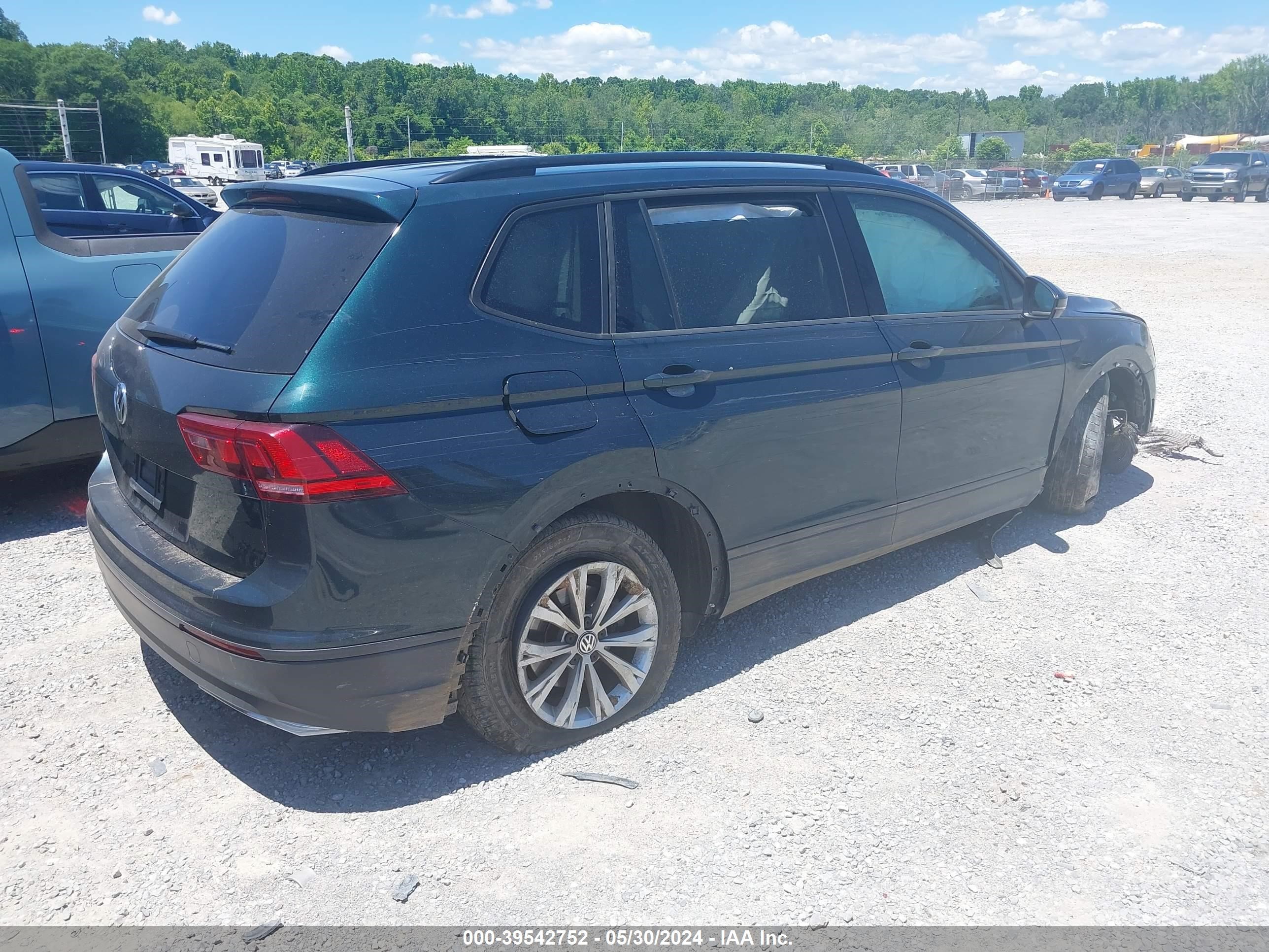 Photo 3 VIN: 3VV1B7AX8KM163919 - VOLKSWAGEN TIGUAN 