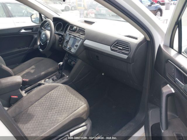 Photo 4 VIN: 3VV1B7AX9JM107342 - VOLKSWAGEN TIGUAN 