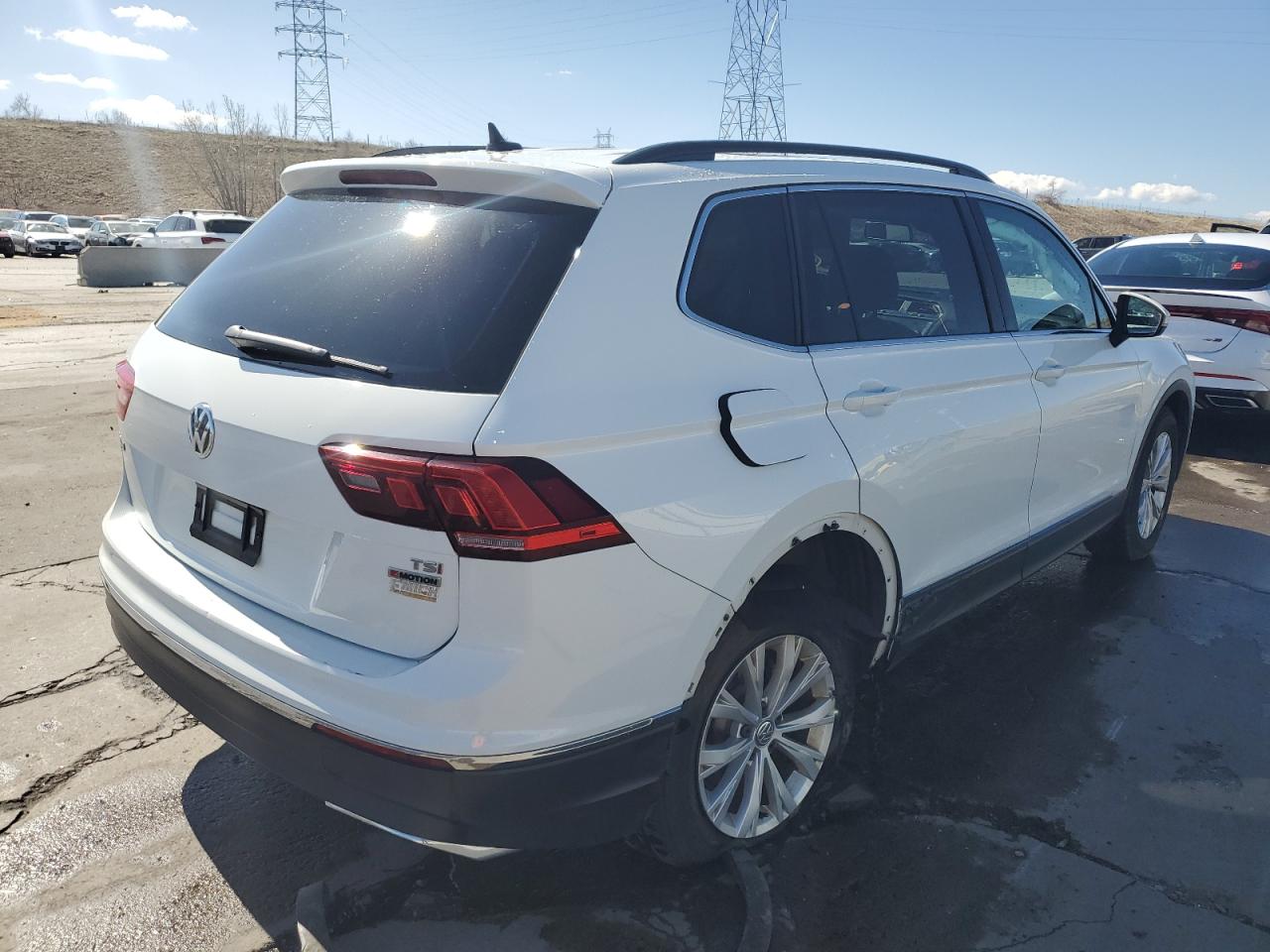 Photo 2 VIN: 3VV2B7AX0JM180958 - VOLKSWAGEN TIGUAN 