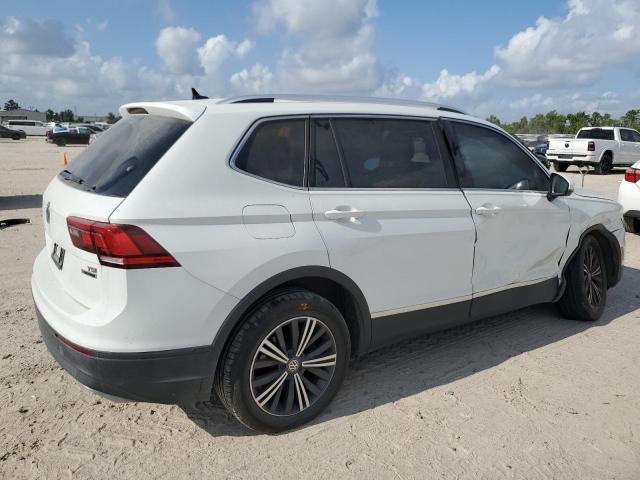 Photo 2 VIN: 3VV2B7AX1JM061350 - VOLKSWAGEN TIGUAN SE 