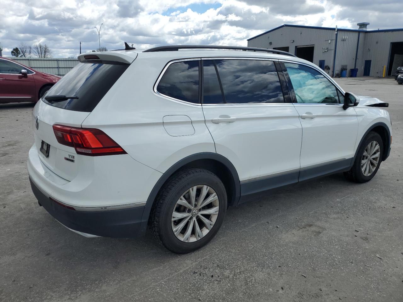 Photo 2 VIN: 3VV2B7AX1JM112796 - VOLKSWAGEN TIGUAN 