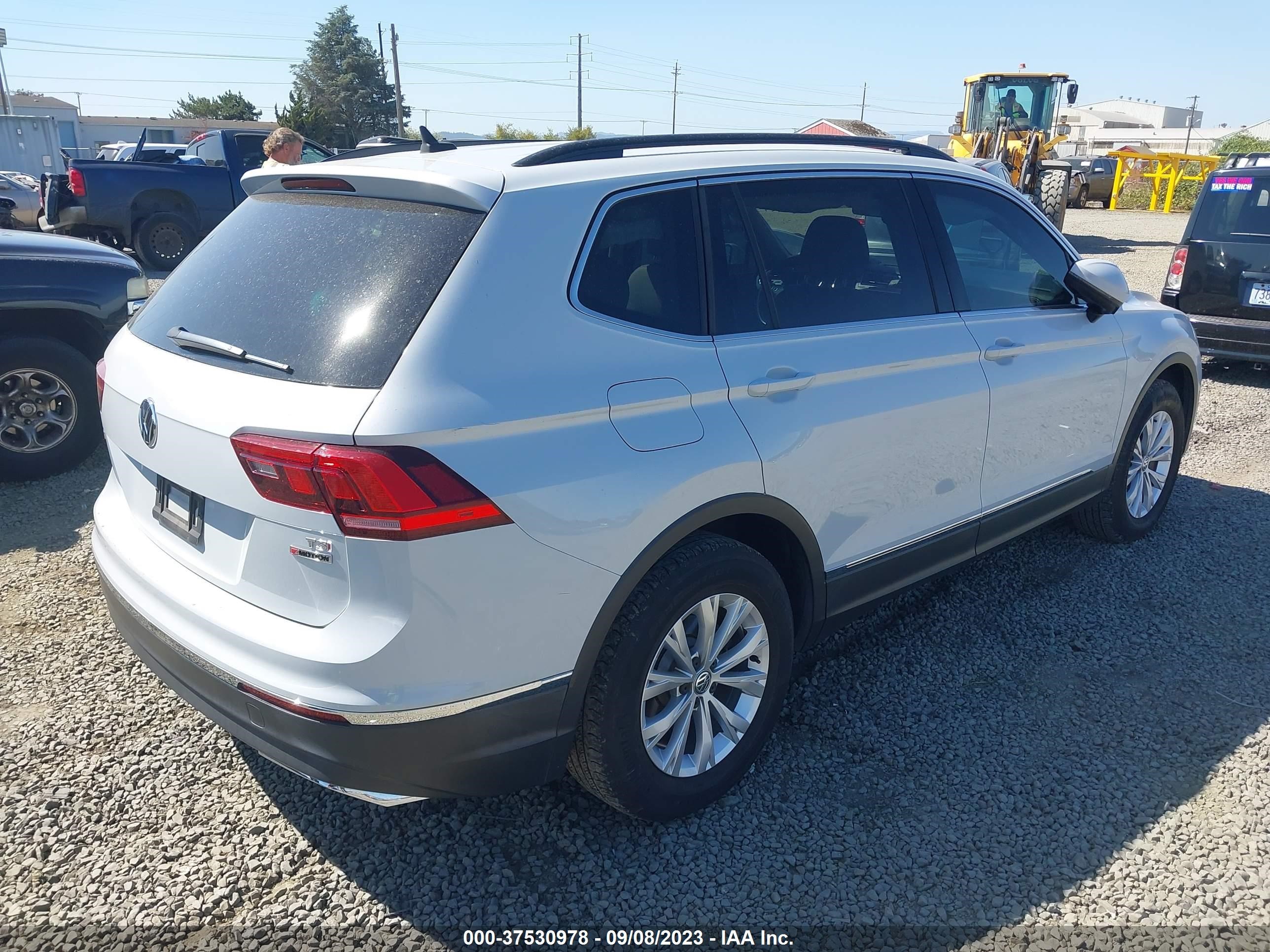 Photo 3 VIN: 3VV2B7AX1JM113141 - VOLKSWAGEN TIGUAN 