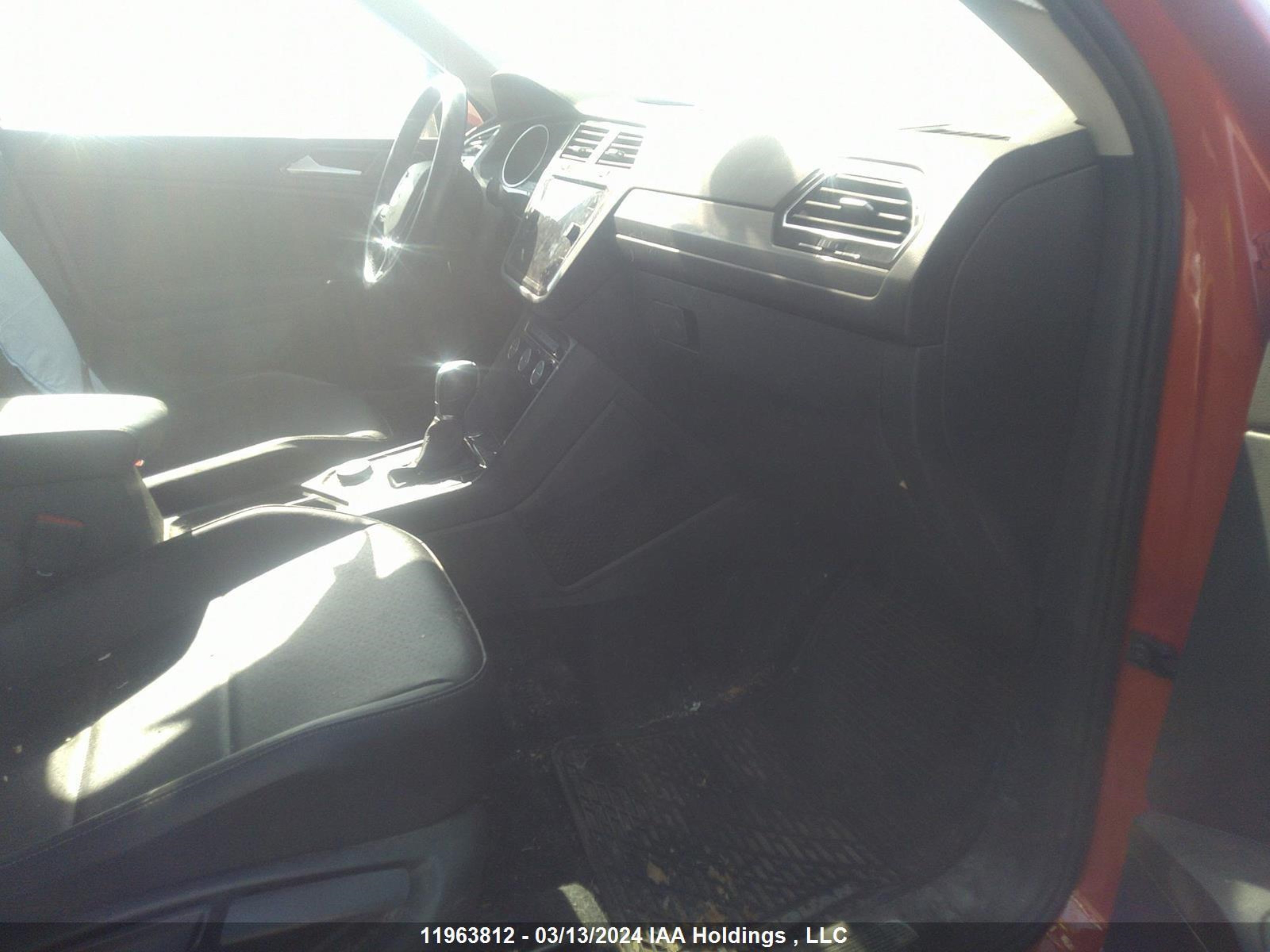 Photo 4 VIN: 3VV2B7AX2JM074608 - VOLKSWAGEN TIGUAN 