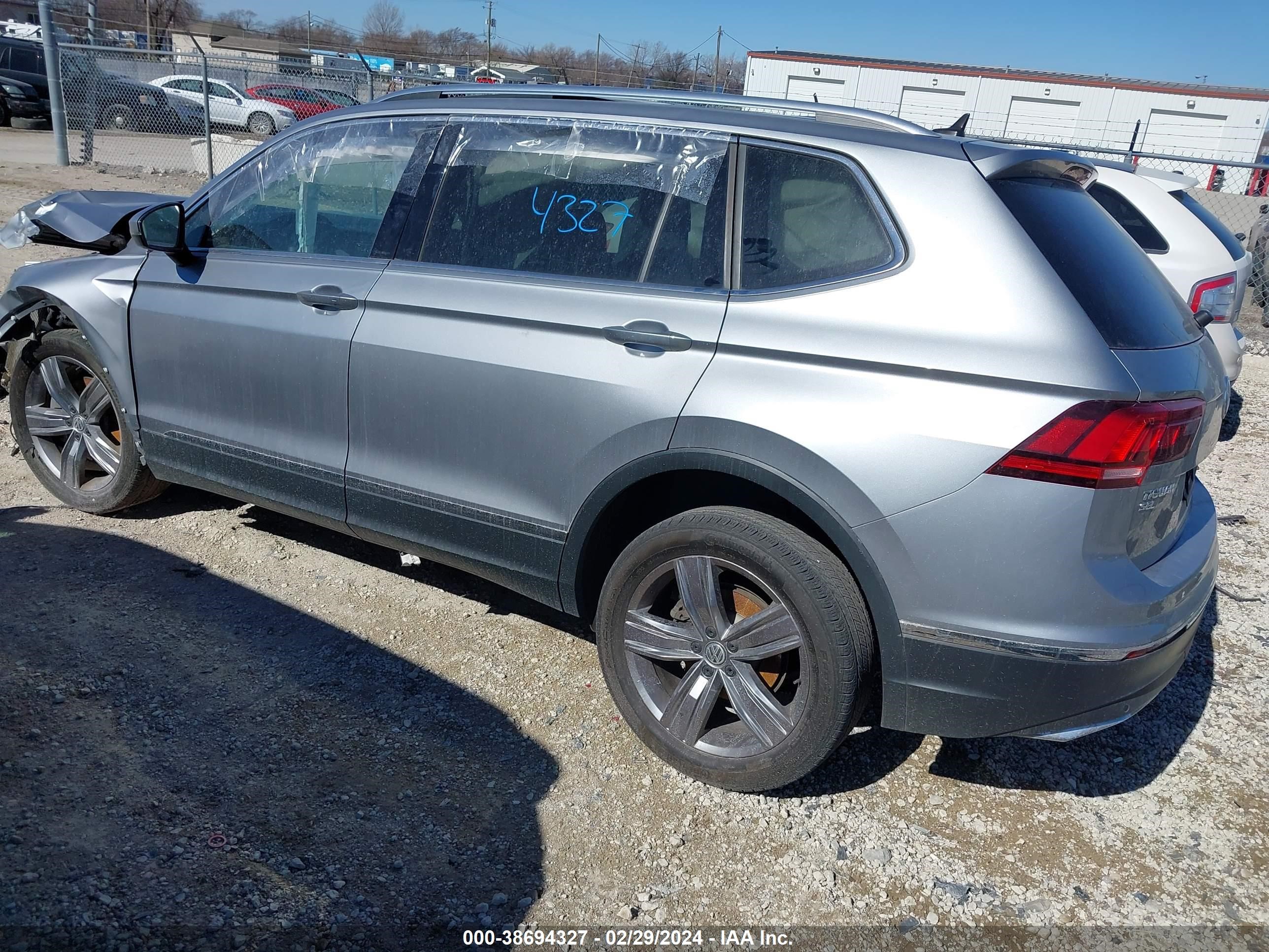 Photo 2 VIN: 3VV2B7AX3MM034557 - VOLKSWAGEN TIGUAN 