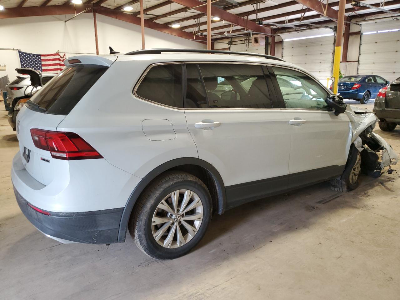 Photo 2 VIN: 3VV2B7AX5KM038168 - VOLKSWAGEN TIGUAN 