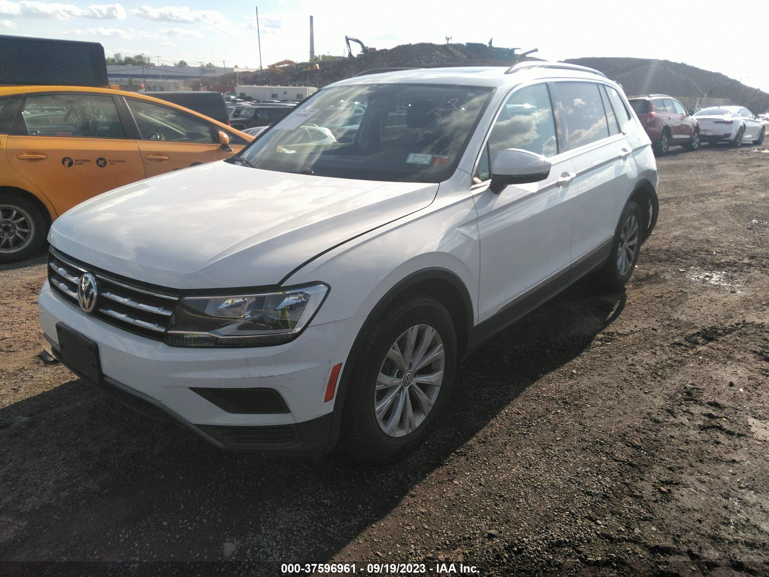 Photo 1 VIN: 3VV2B7AX7JM060767 - VOLKSWAGEN TIGUAN 