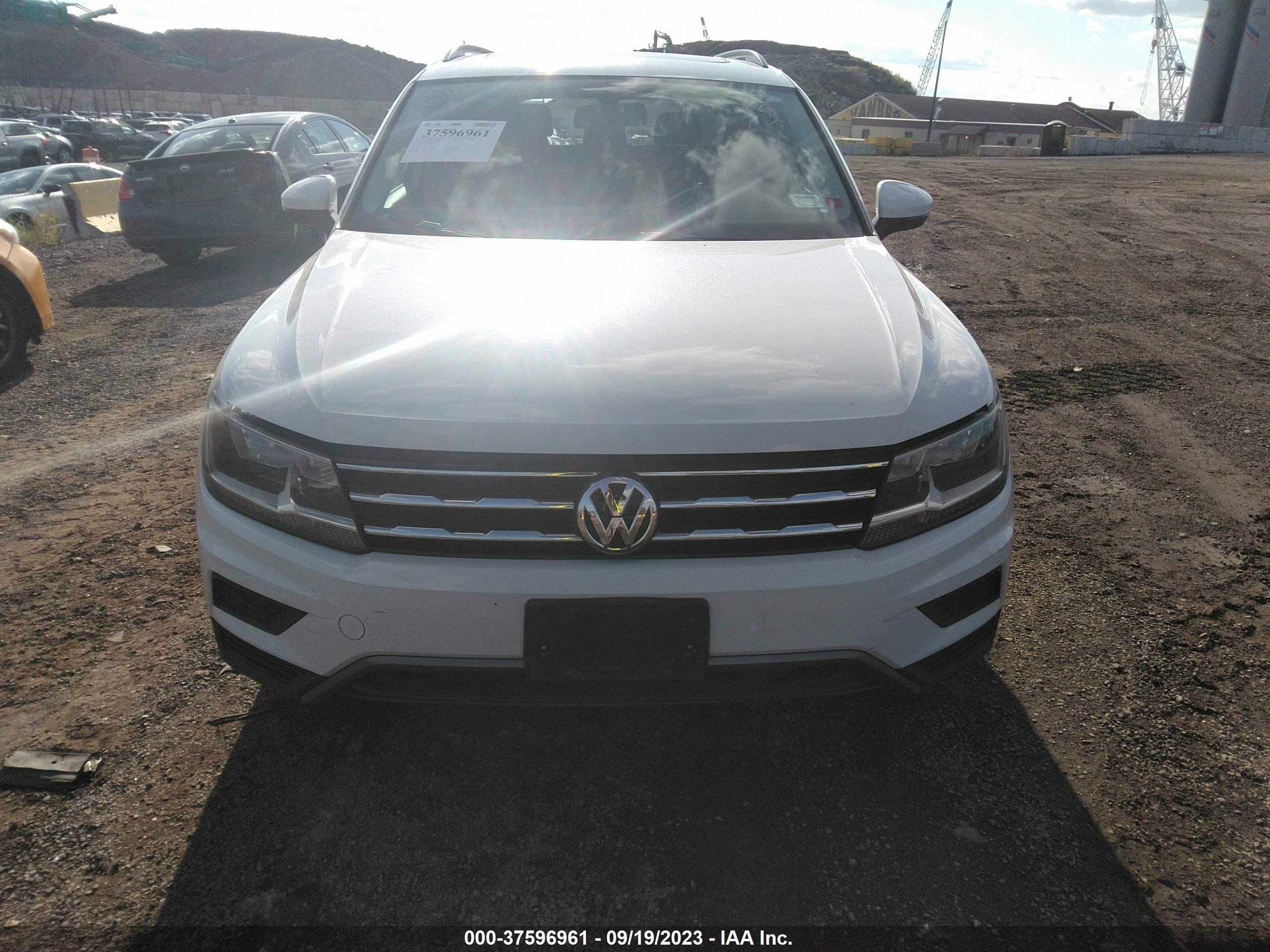 Photo 11 VIN: 3VV2B7AX7JM060767 - VOLKSWAGEN TIGUAN 