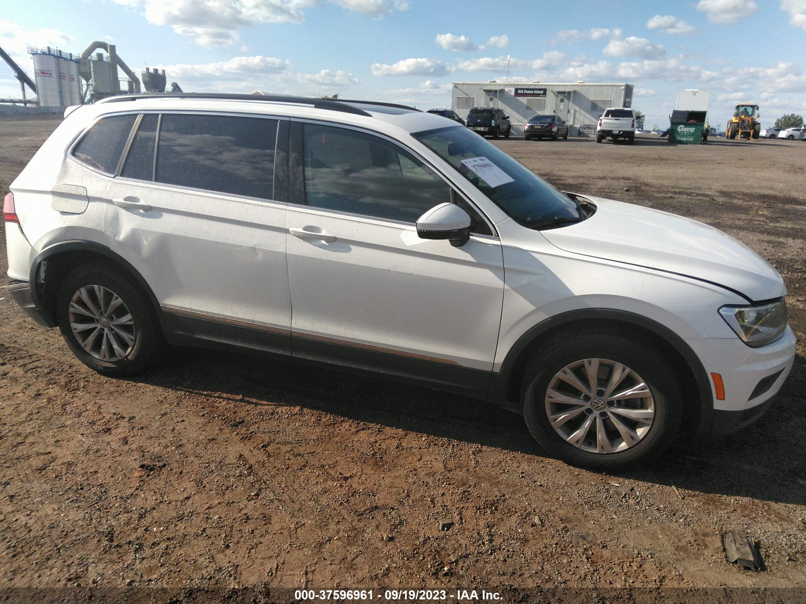 Photo 12 VIN: 3VV2B7AX7JM060767 - VOLKSWAGEN TIGUAN 