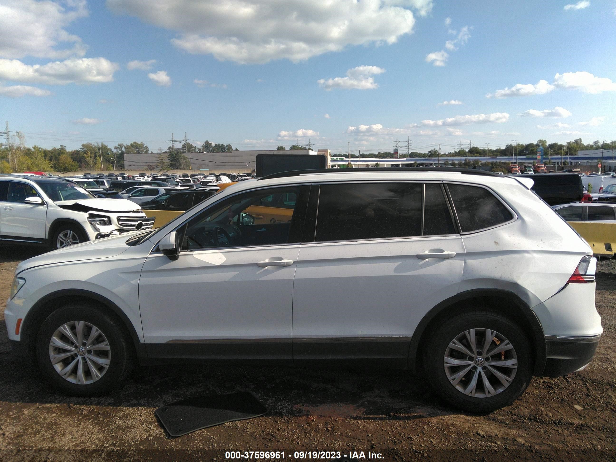 Photo 13 VIN: 3VV2B7AX7JM060767 - VOLKSWAGEN TIGUAN 