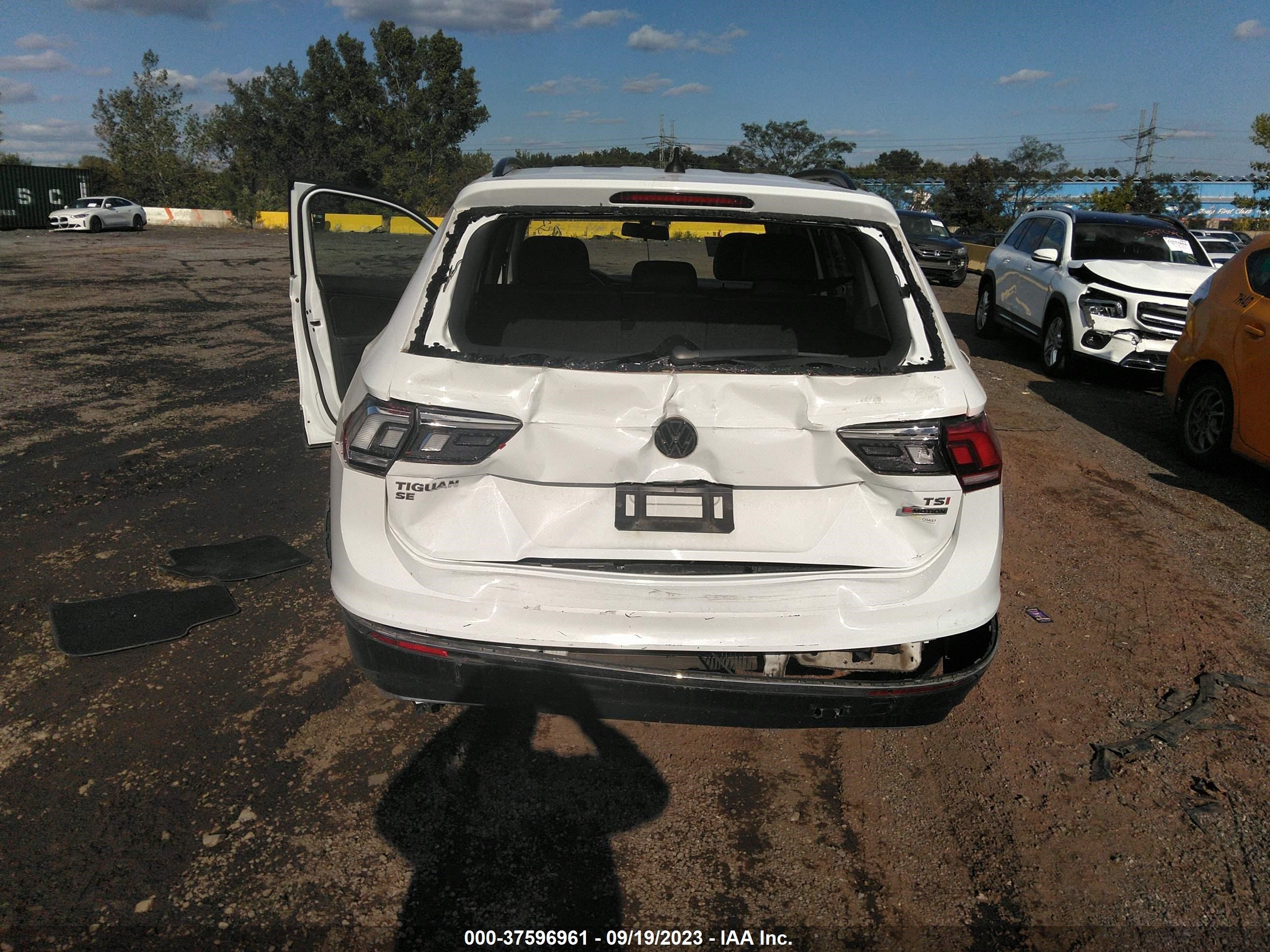 Photo 15 VIN: 3VV2B7AX7JM060767 - VOLKSWAGEN TIGUAN 