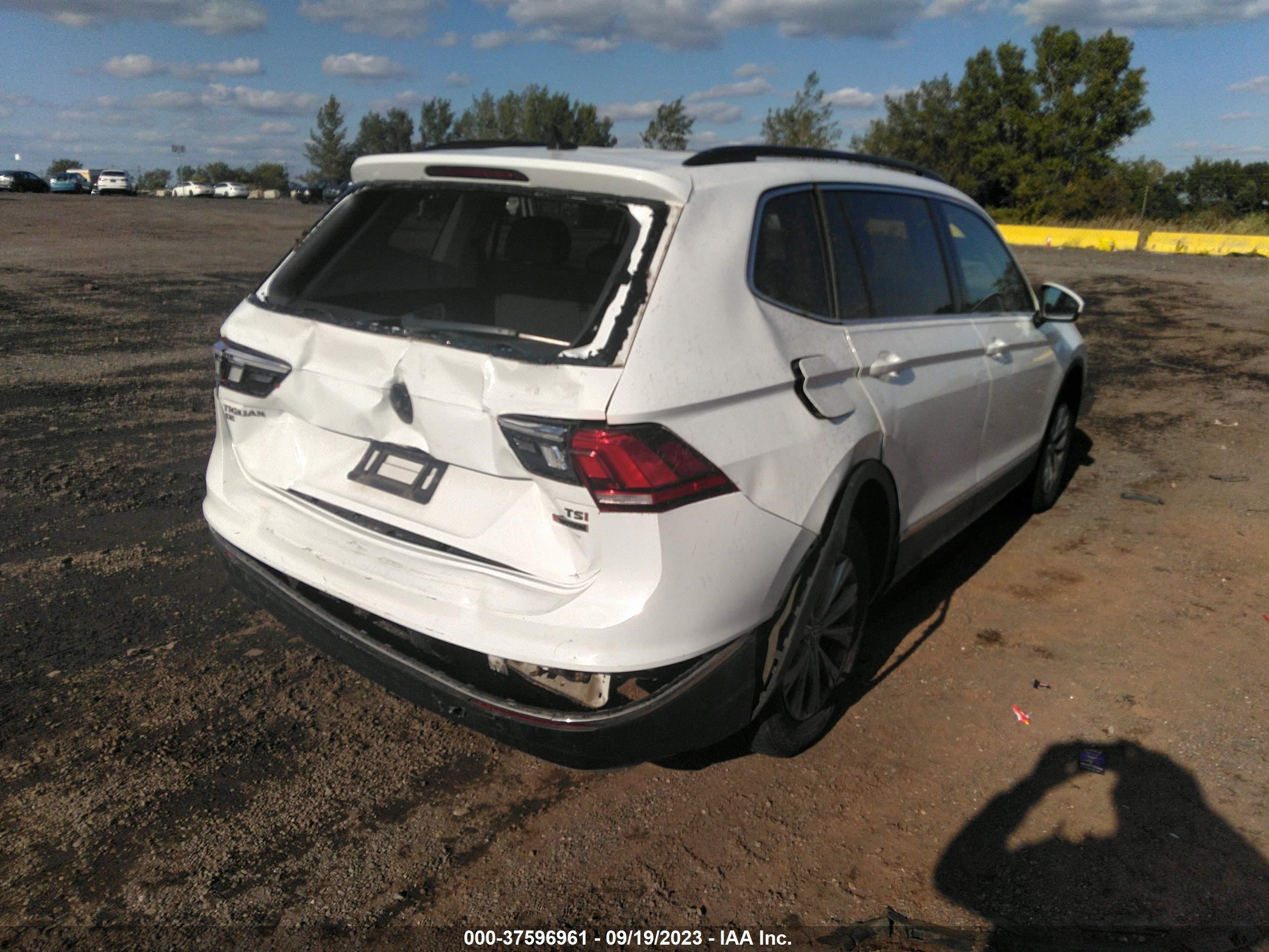 Photo 3 VIN: 3VV2B7AX7JM060767 - VOLKSWAGEN TIGUAN 