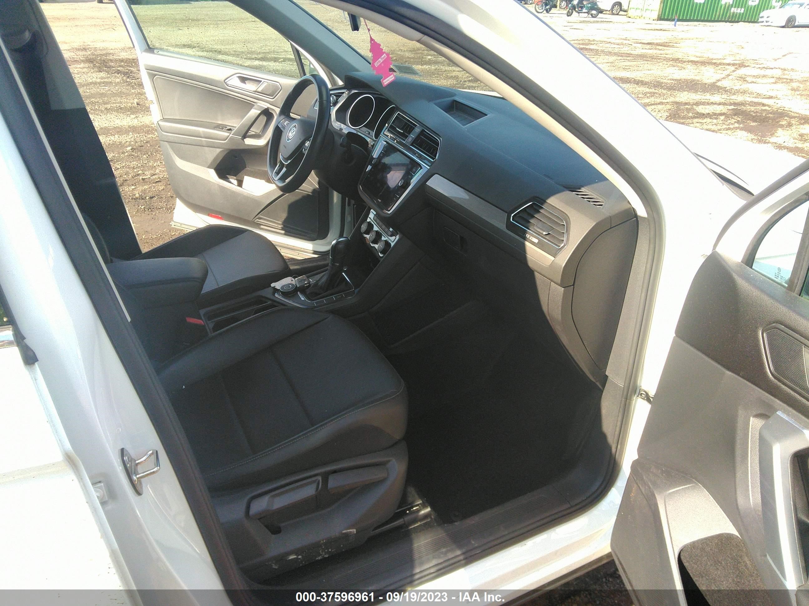 Photo 4 VIN: 3VV2B7AX7JM060767 - VOLKSWAGEN TIGUAN 