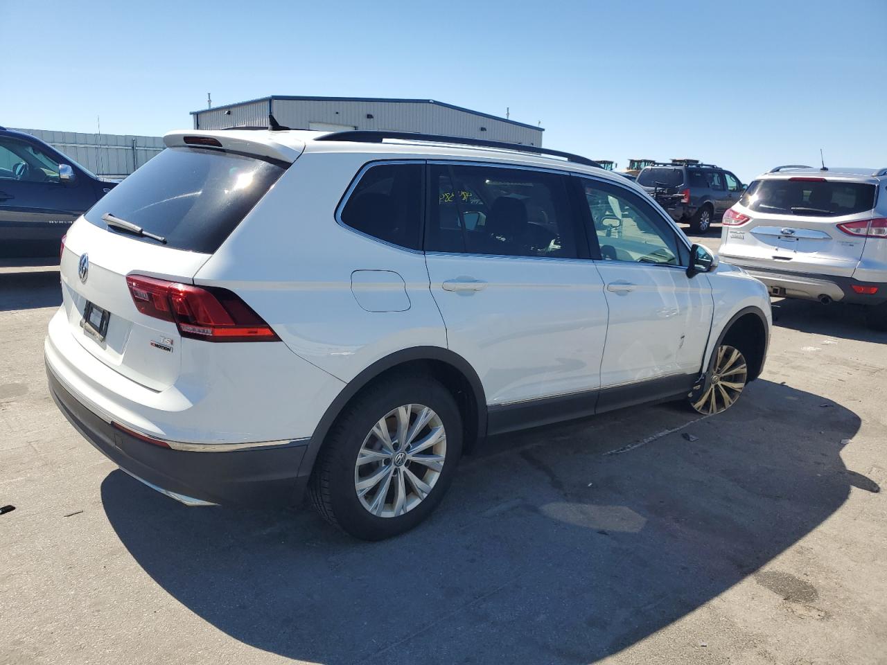 Photo 2 VIN: 3VV2B7AX7JM095714 - VOLKSWAGEN TIGUAN 