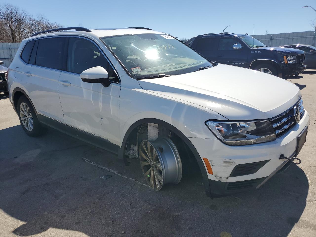 Photo 3 VIN: 3VV2B7AX7JM095714 - VOLKSWAGEN TIGUAN 