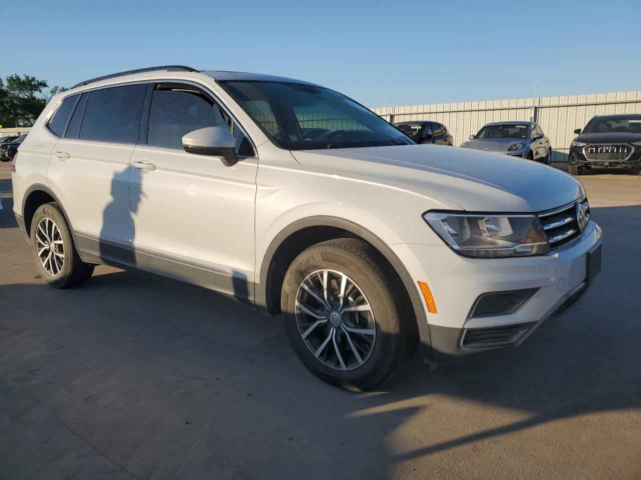 Photo 3 VIN: 3VV2B7AX7JM216371 - VOLKSWAGEN TIGUAN 