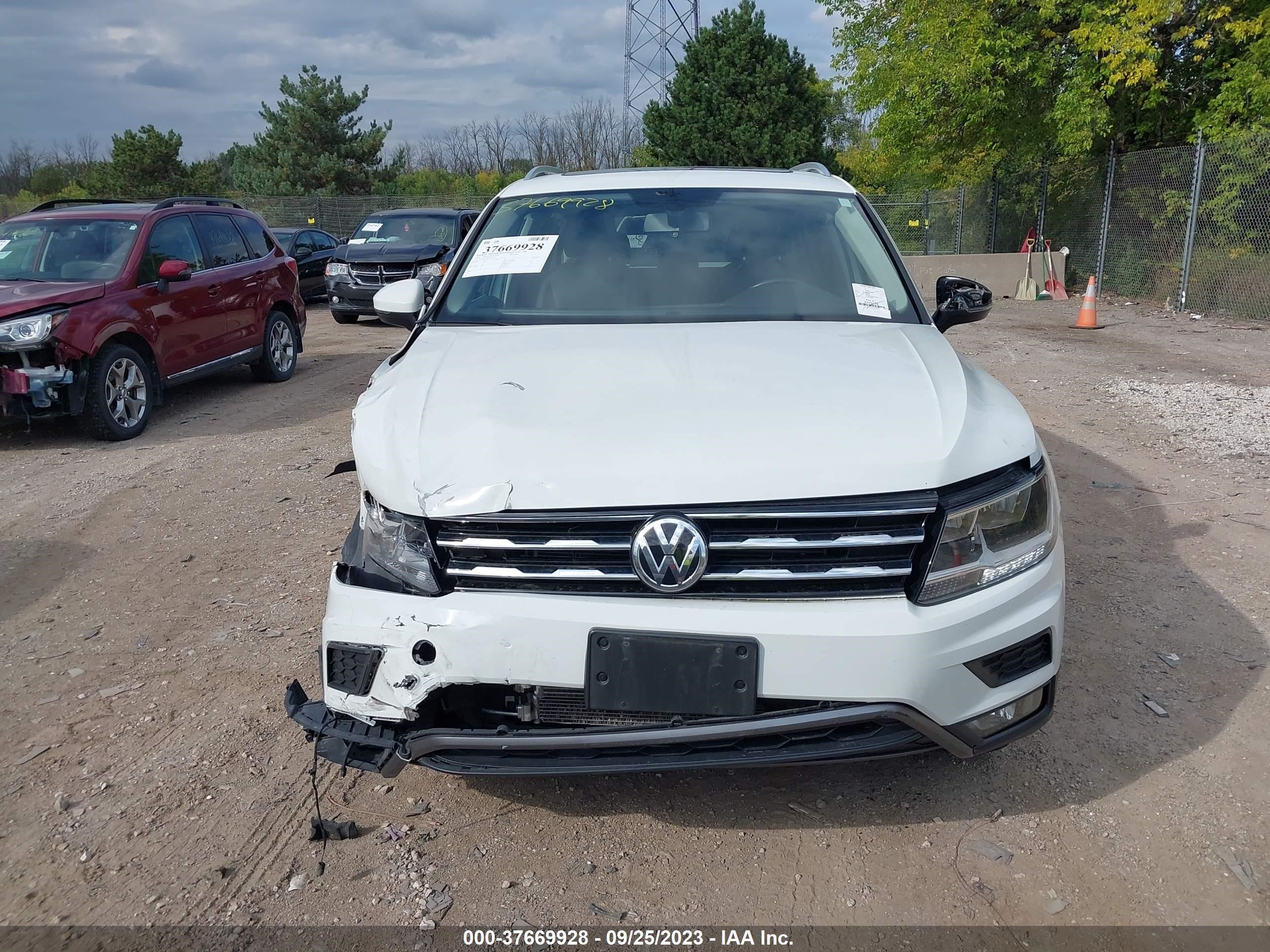 Photo 11 VIN: 3VV2B7AX8JM036185 - VOLKSWAGEN TIGUAN 