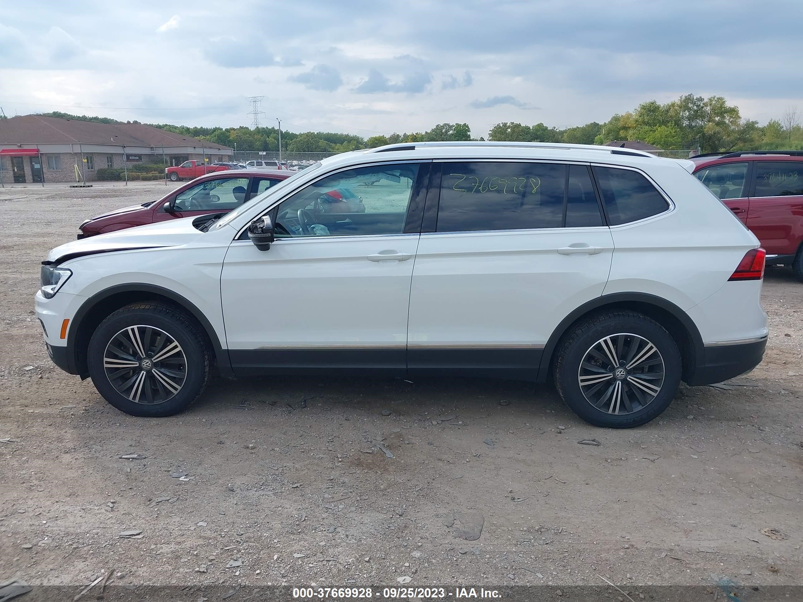 Photo 13 VIN: 3VV2B7AX8JM036185 - VOLKSWAGEN TIGUAN 