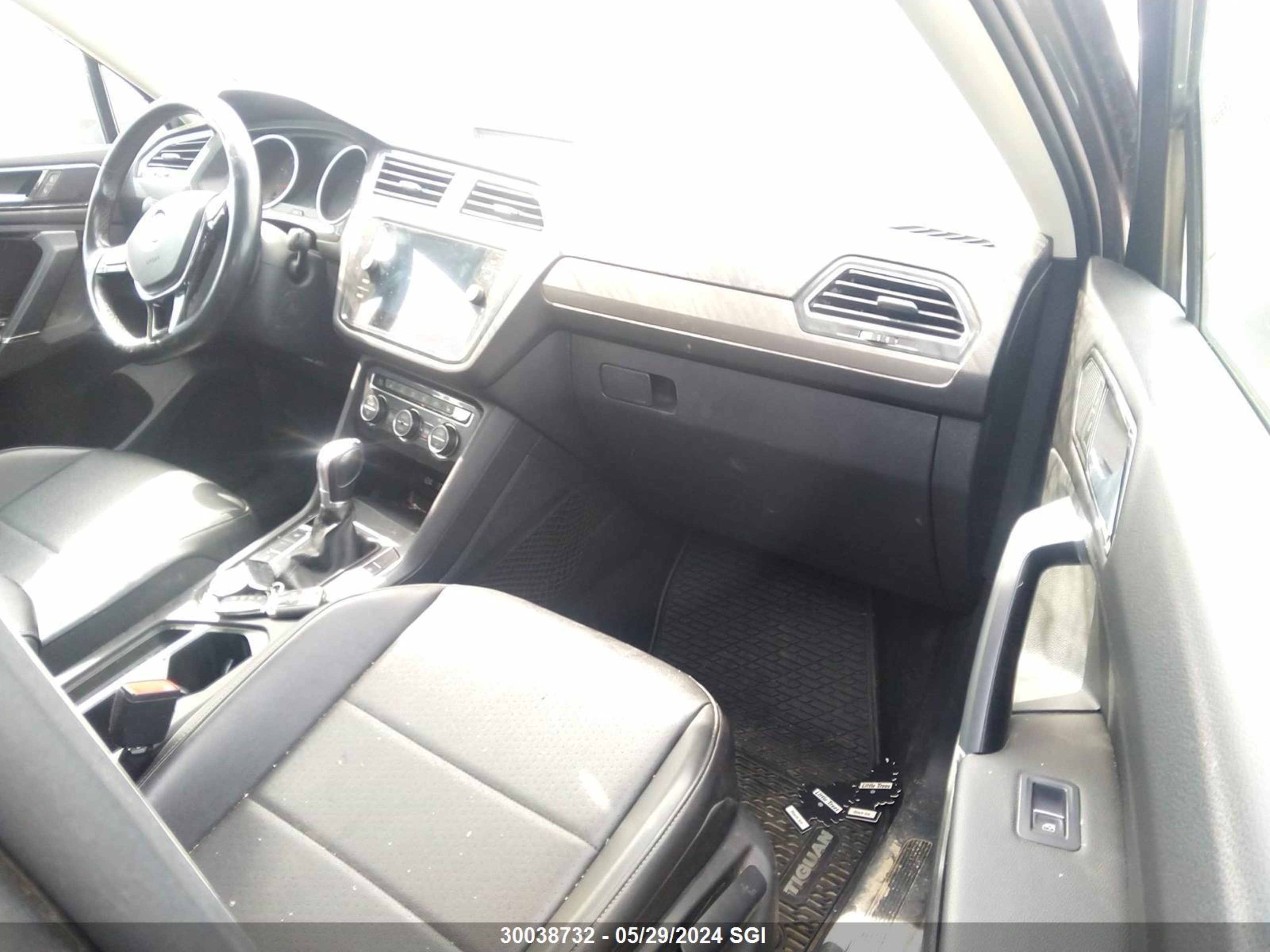 Photo 4 VIN: 3VV2B7AX9JM005141 - VOLKSWAGEN TIGUAN 